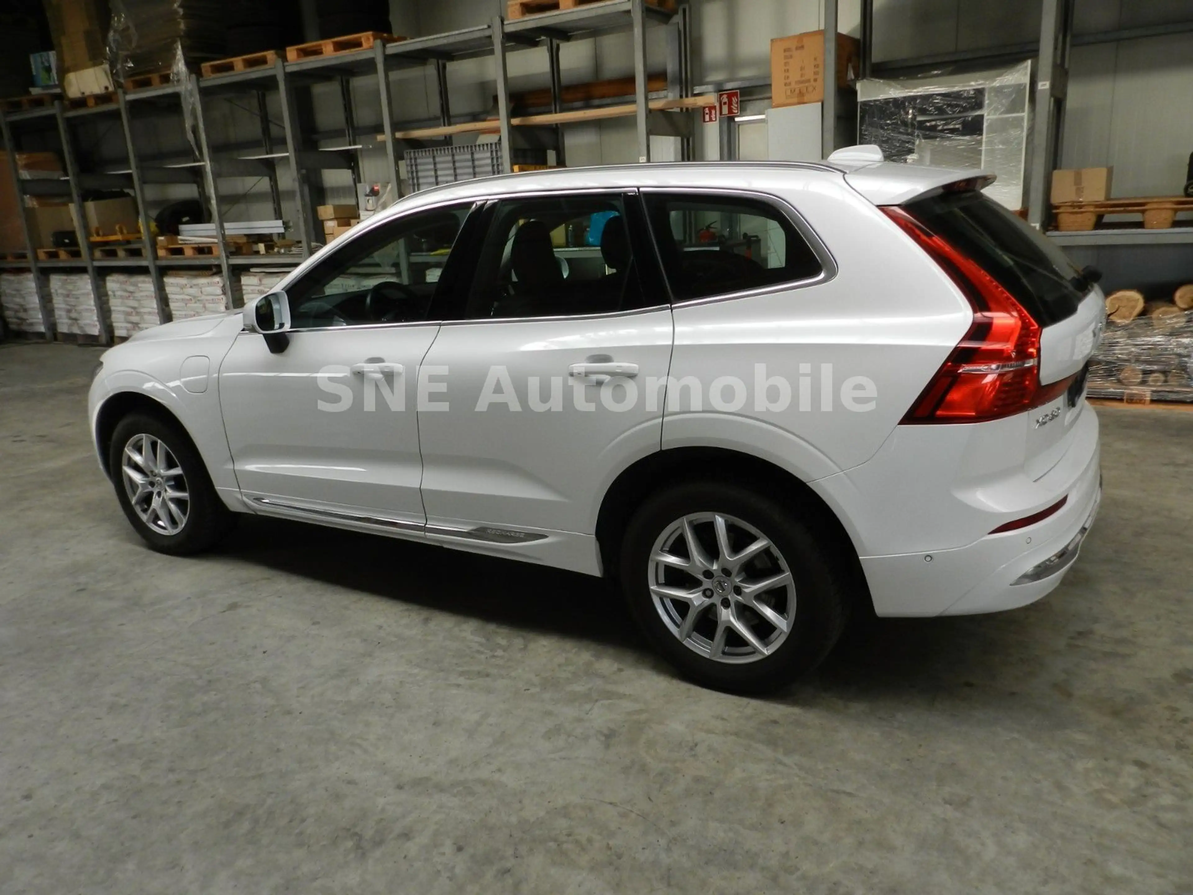 Volvo XC60 Inscription Recharge Plug-In Hybrid AWD — photo 9