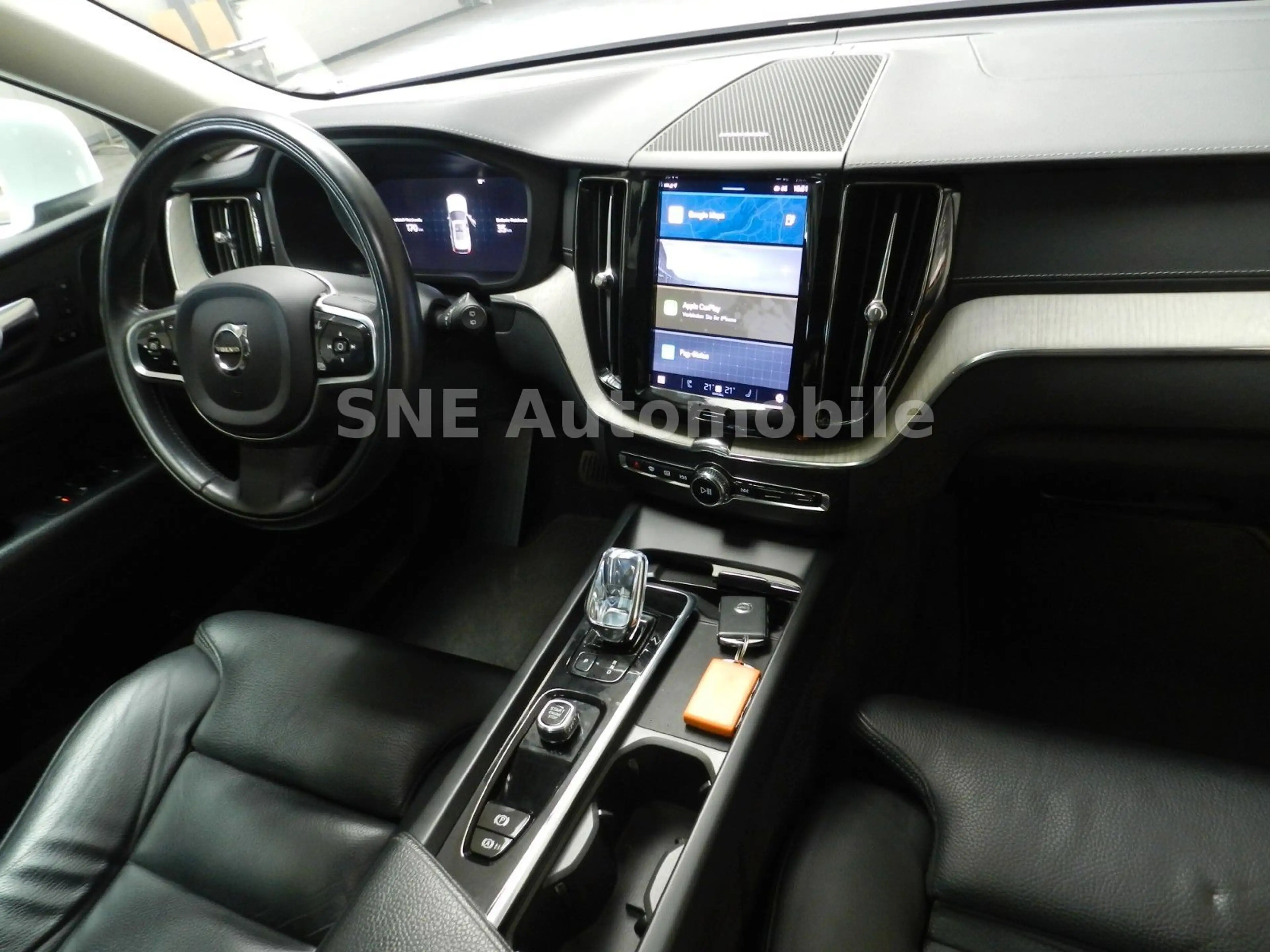 Volvo XC60 Inscription Recharge Plug-In Hybrid AWD — photo 10