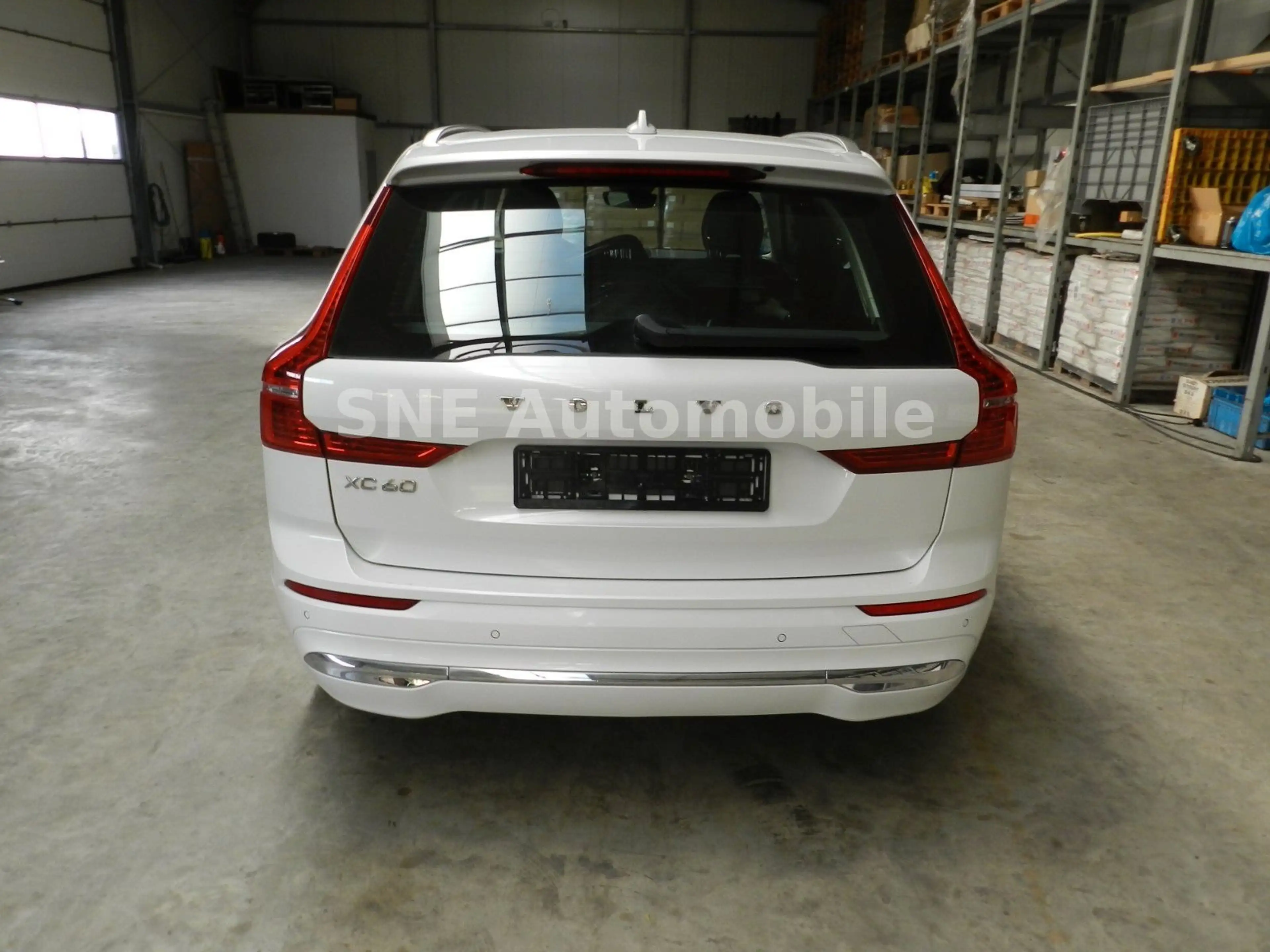 Volvo XC60 Inscription Recharge Plug-In Hybrid AWD — photo 7