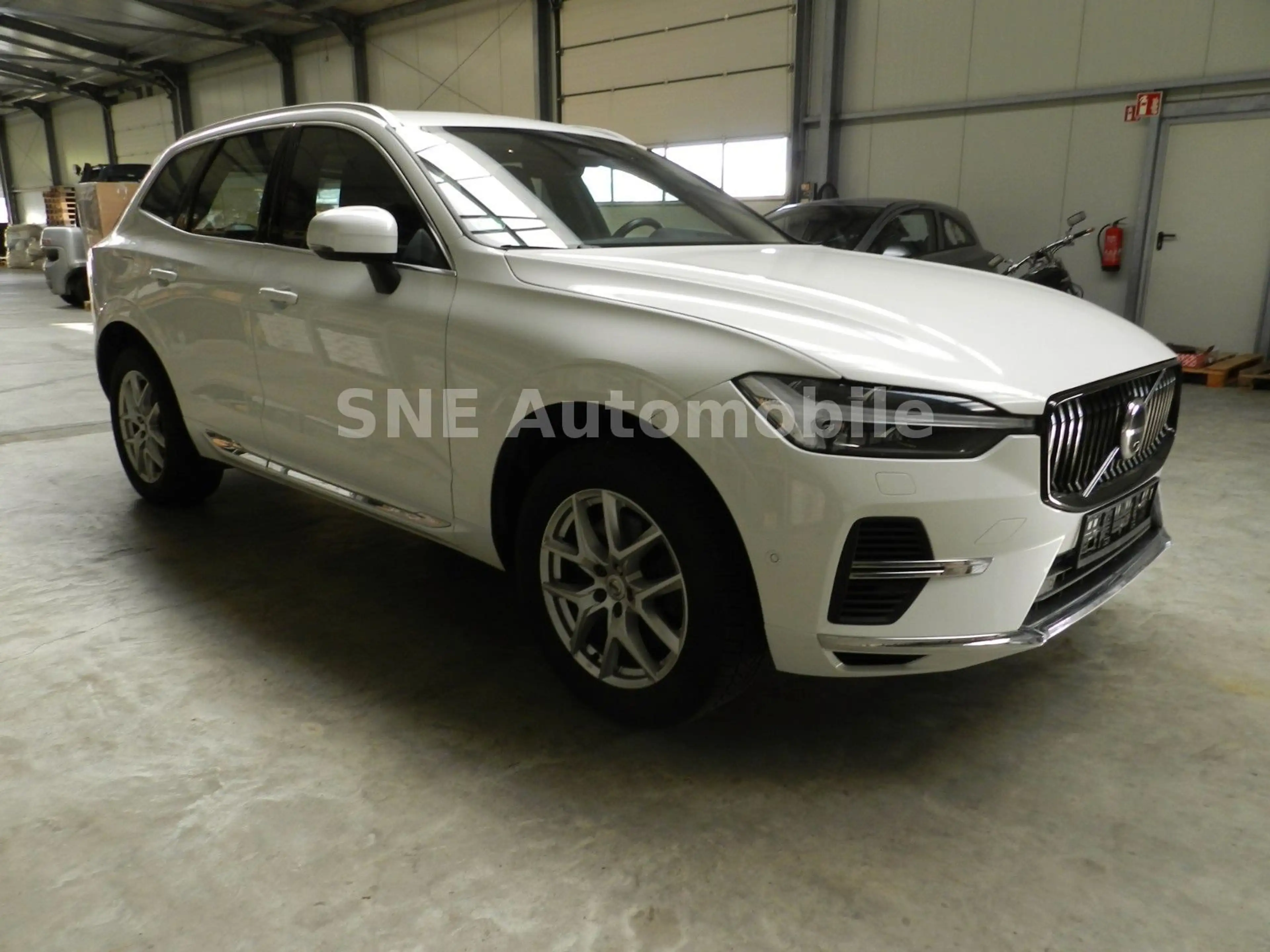 Volvo XC60 Inscription Recharge Plug-In Hybrid AWD — photo 4