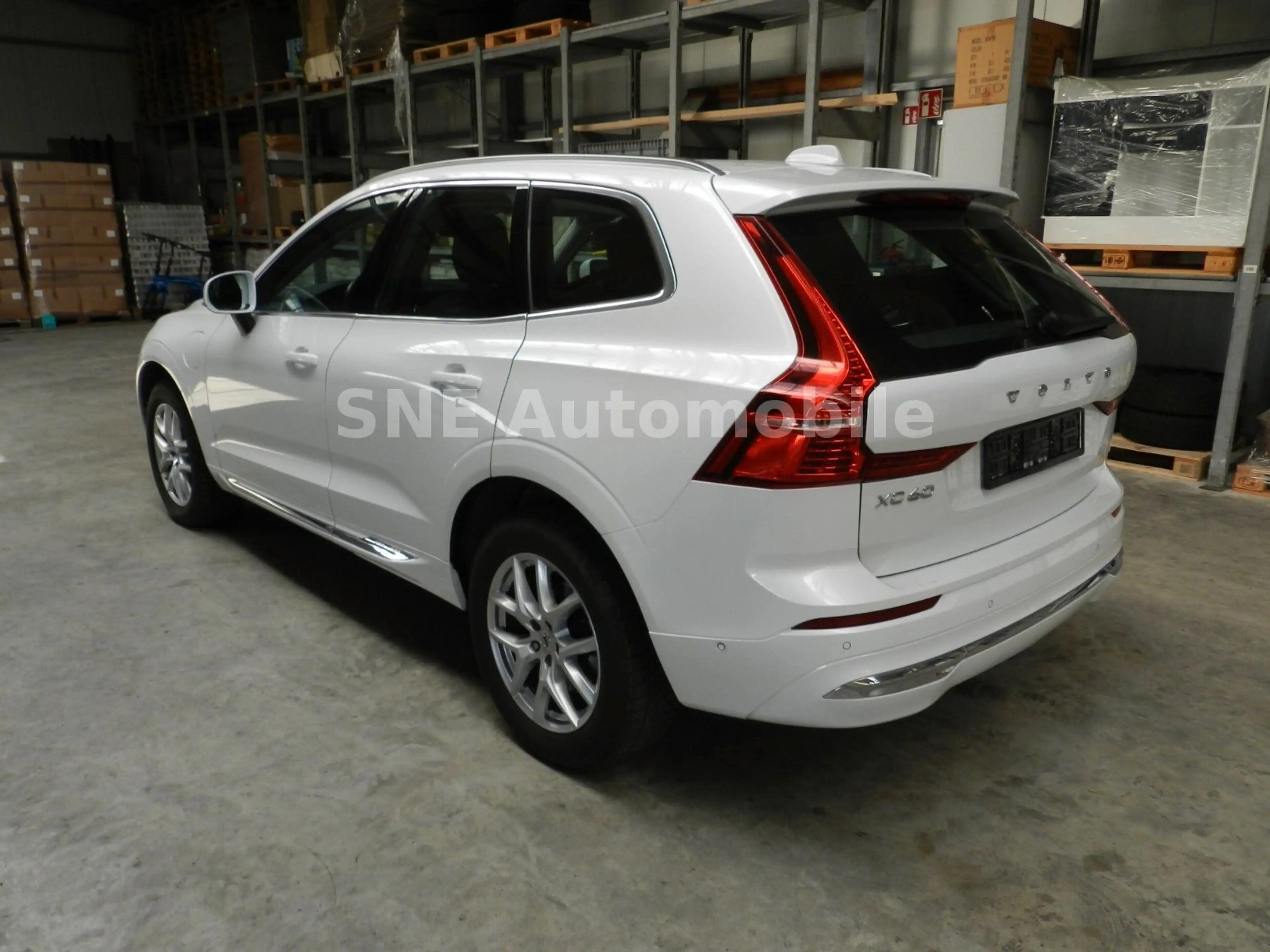 Volvo XC60 Inscription Recharge Plug-In Hybrid AWD — photo 8