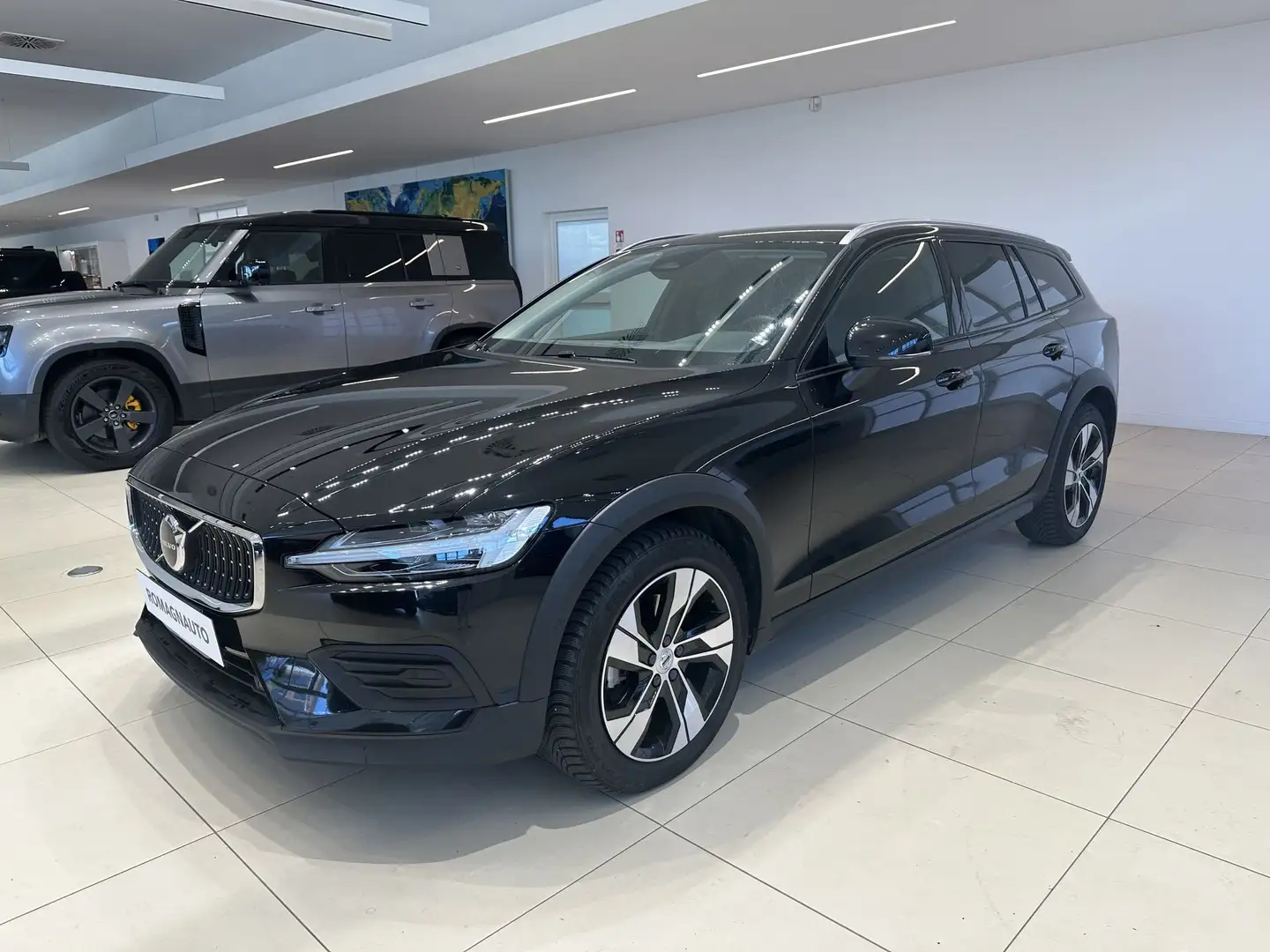 Volvo V60 Cross Country B4 (d) AWD automatico Plus Nero - 1