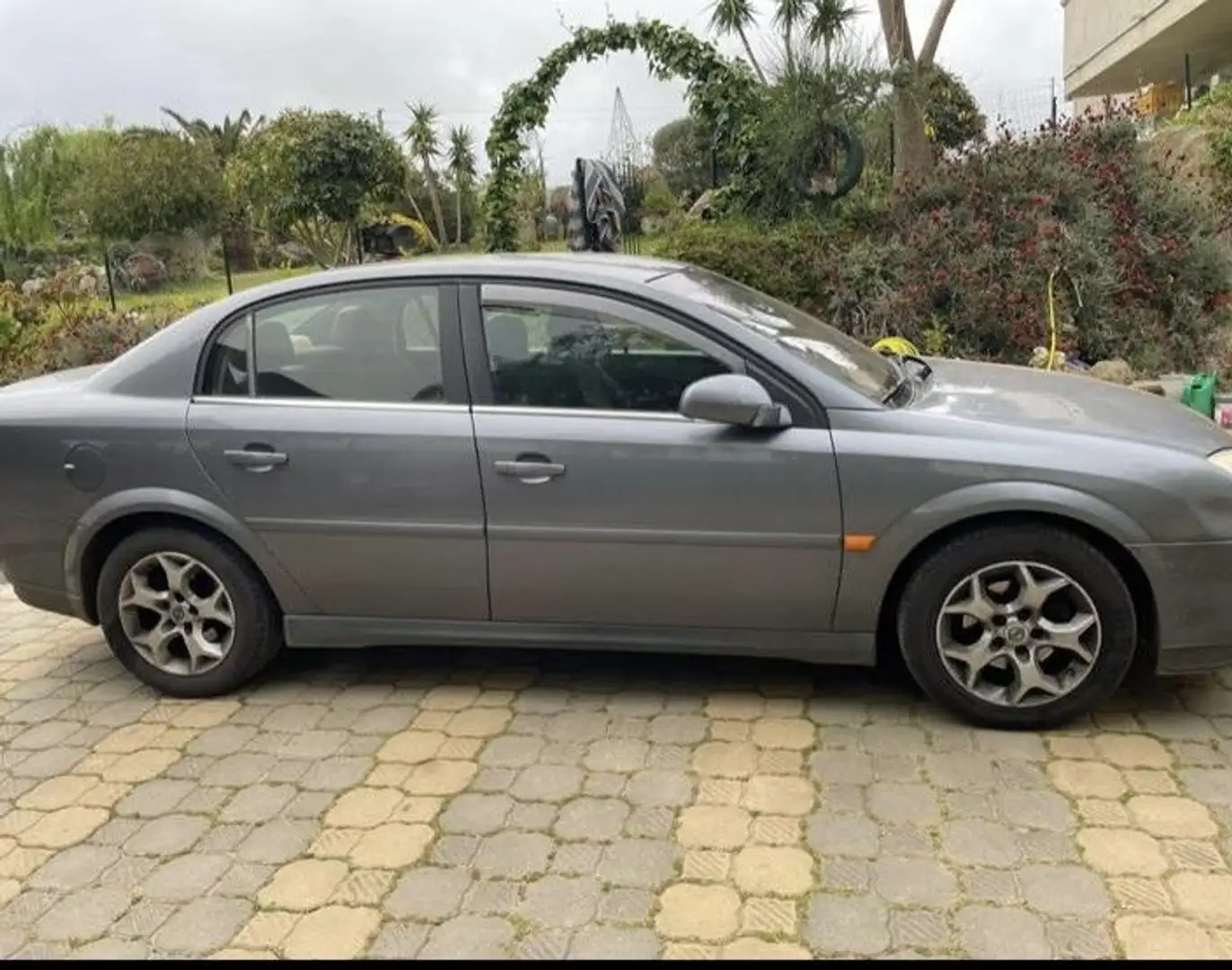 Opel Vectra 5p 2.2 dti 16v Gts Elegance - 2