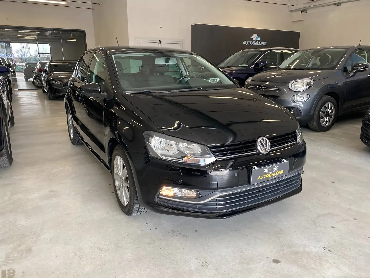 Volkswagen Polo 5p 1.0 mpi Trendline 60cv Sound Edition Zwart - 1
