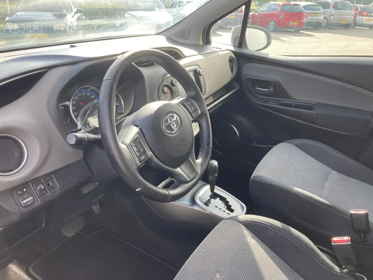 Toyota Yaris 1.5 Hybrid Aspiration Xenon verlichting | Camera | Wit - 2
