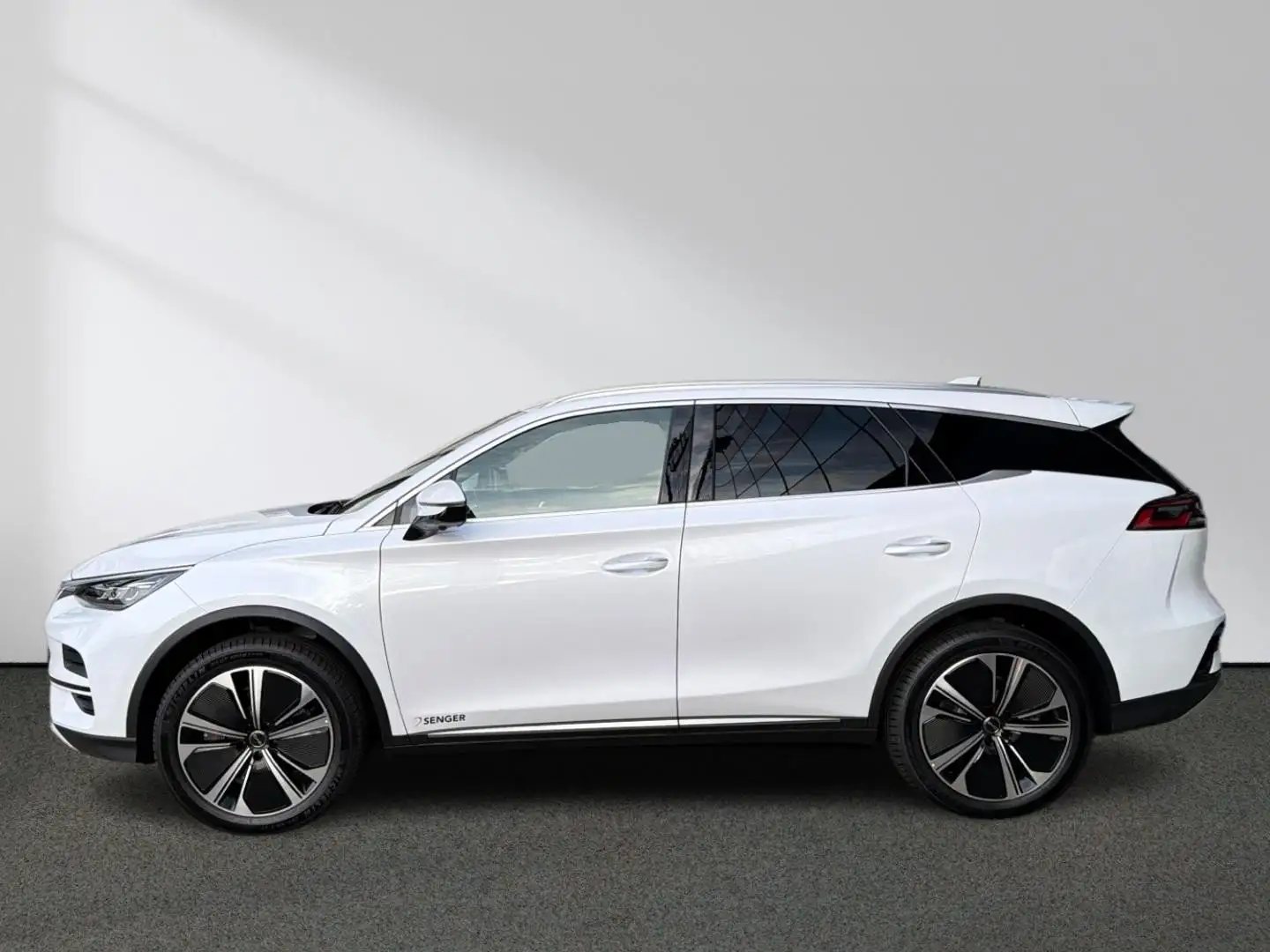 BYD Tang TANG EV AWD 7-Seat Panorama Ambient FACELIFT Blanc - 2