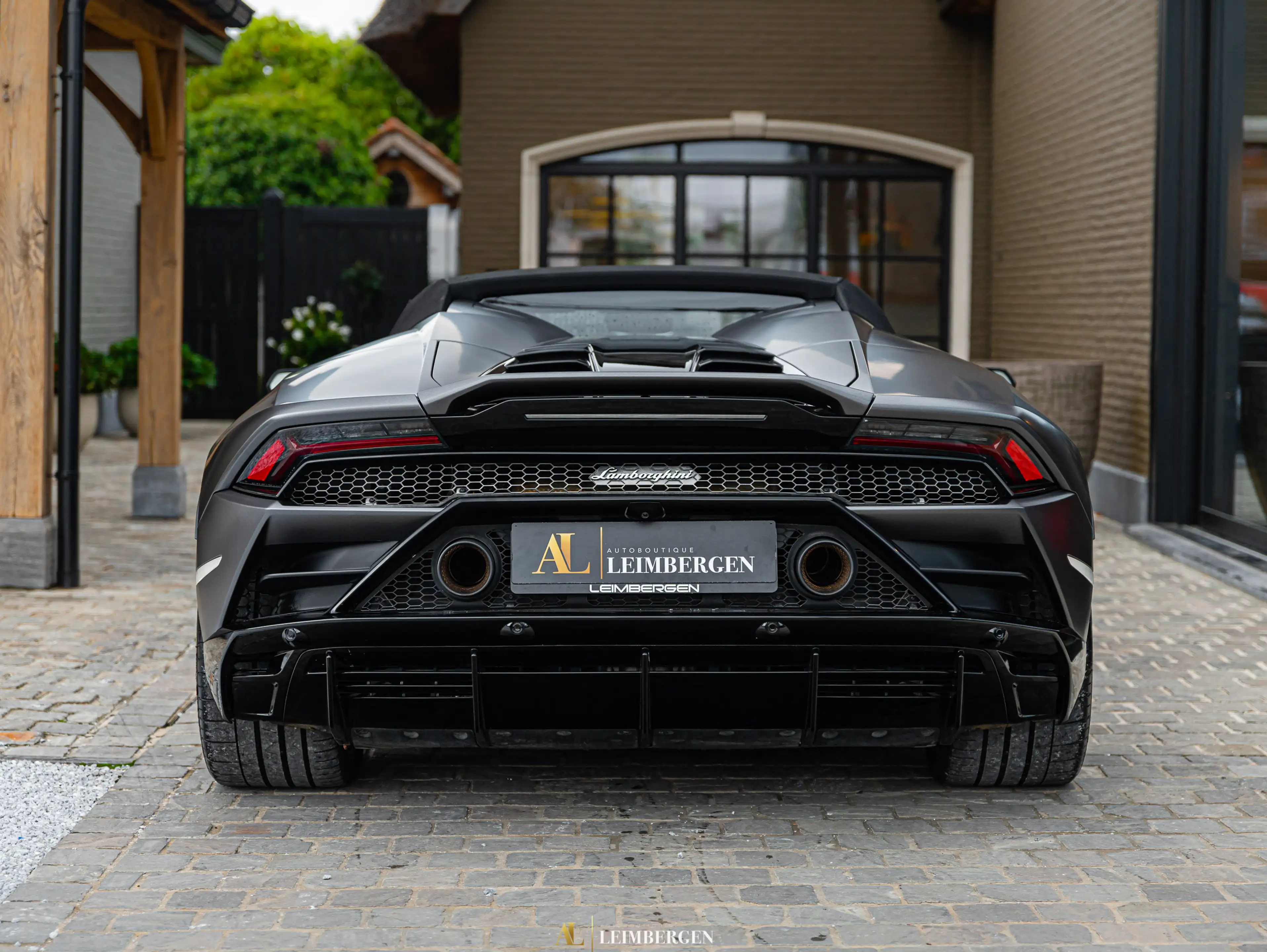 Lamborghini Huracán EVO Spyder / Front Lift / 20” Narvi / Black Alcantara / Green Stitching / Sensonum — photo 5