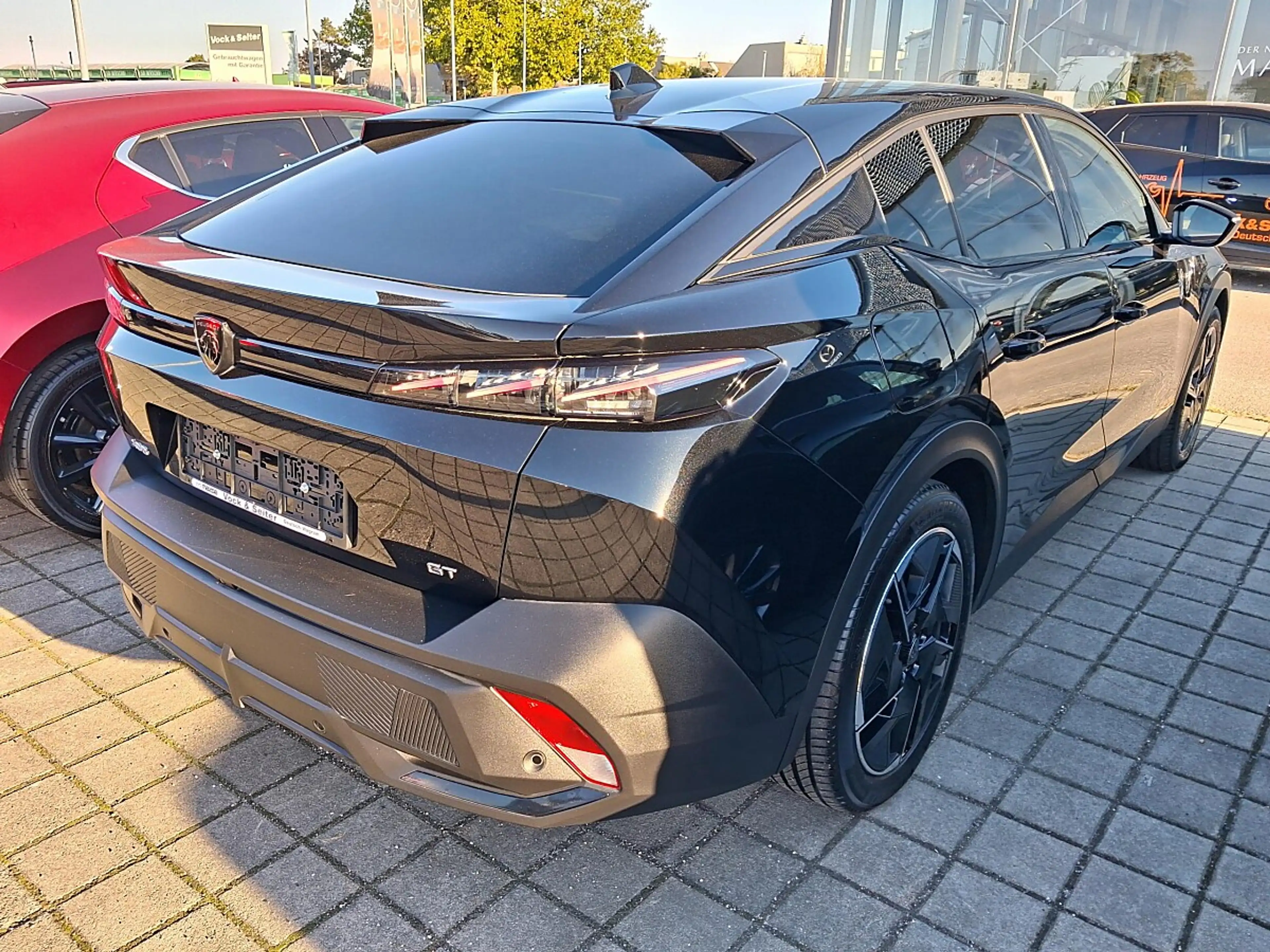 Peugeot 408 PureTech 130 S&S EAT8 GT — photo 3