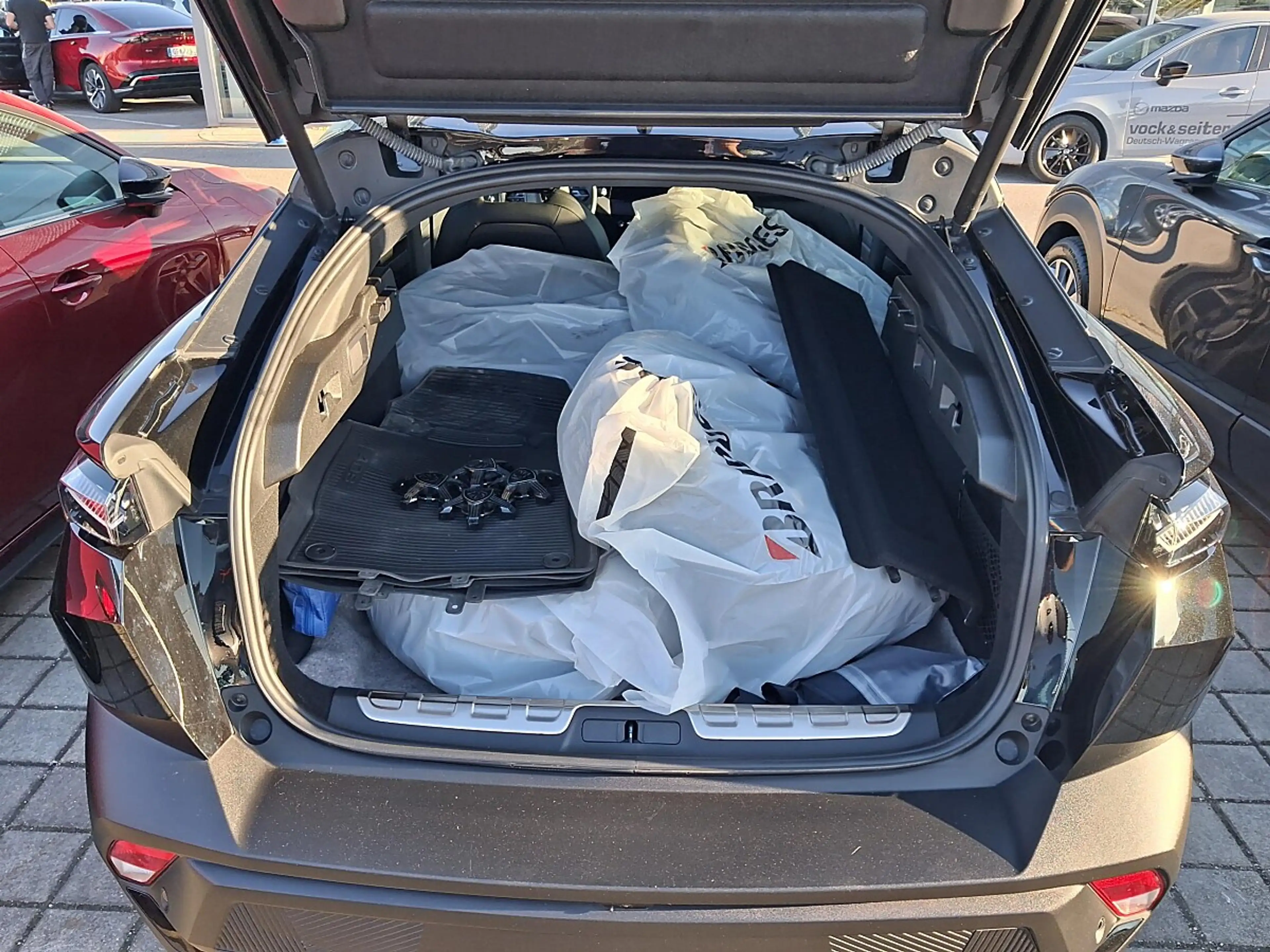 Peugeot 408 PureTech 130 S&S EAT8 GT — photo 12