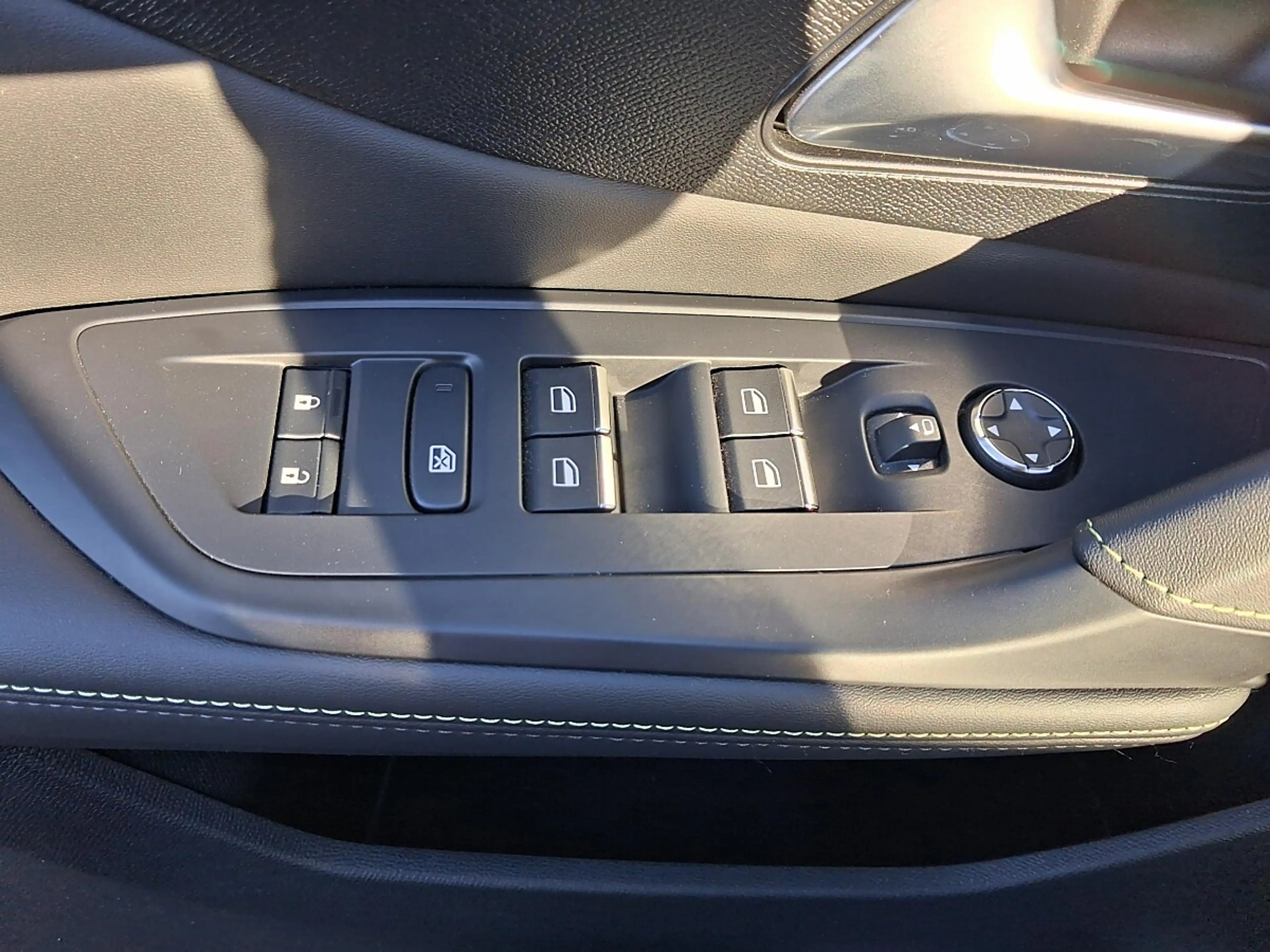 Peugeot 408 PureTech 130 S&S EAT8 GT — photo 10