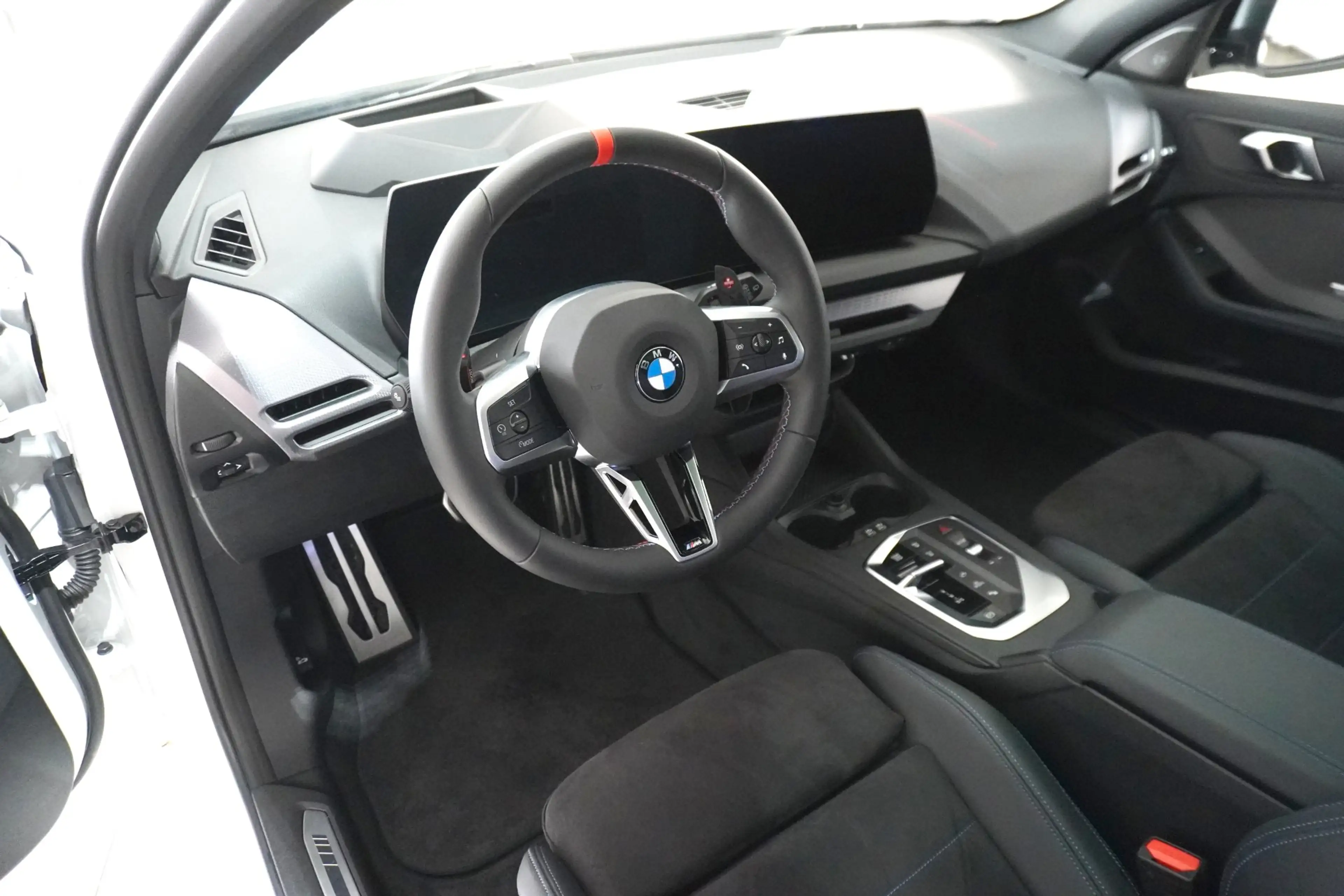 BMW 135 M135i xDrive — photo 6