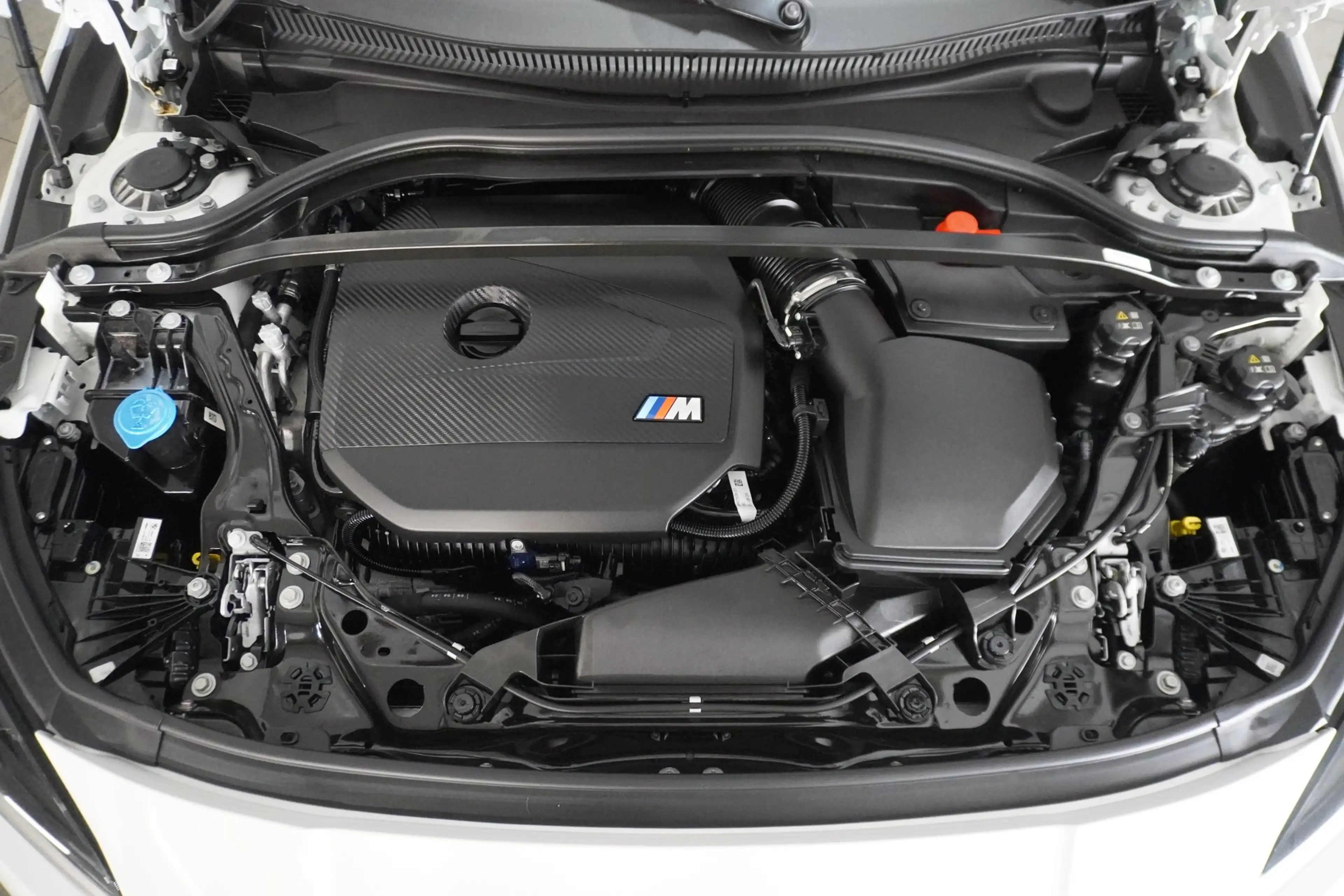 BMW 135 M135i xDrive — photo 2
