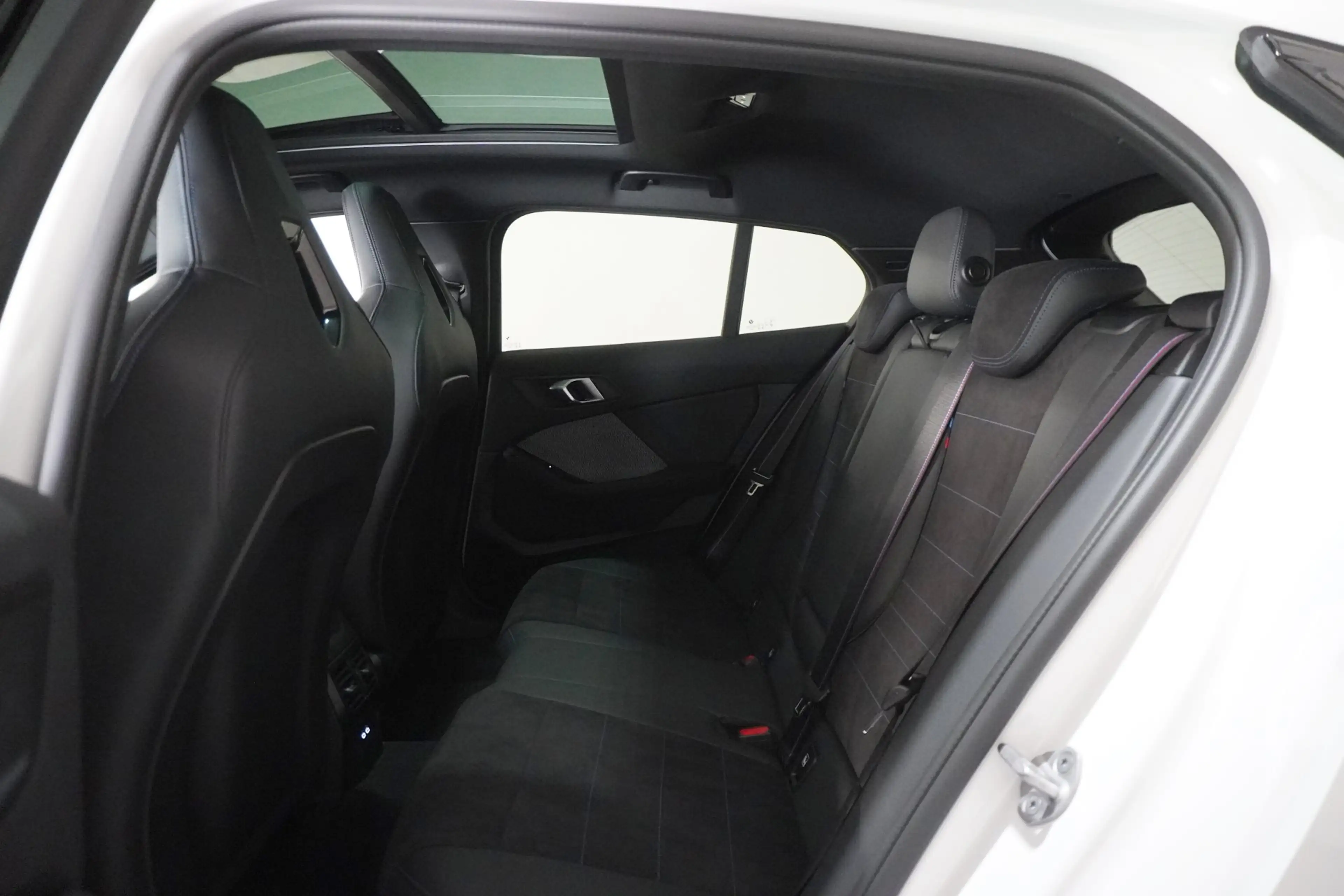 BMW 135 M135i xDrive — photo 9