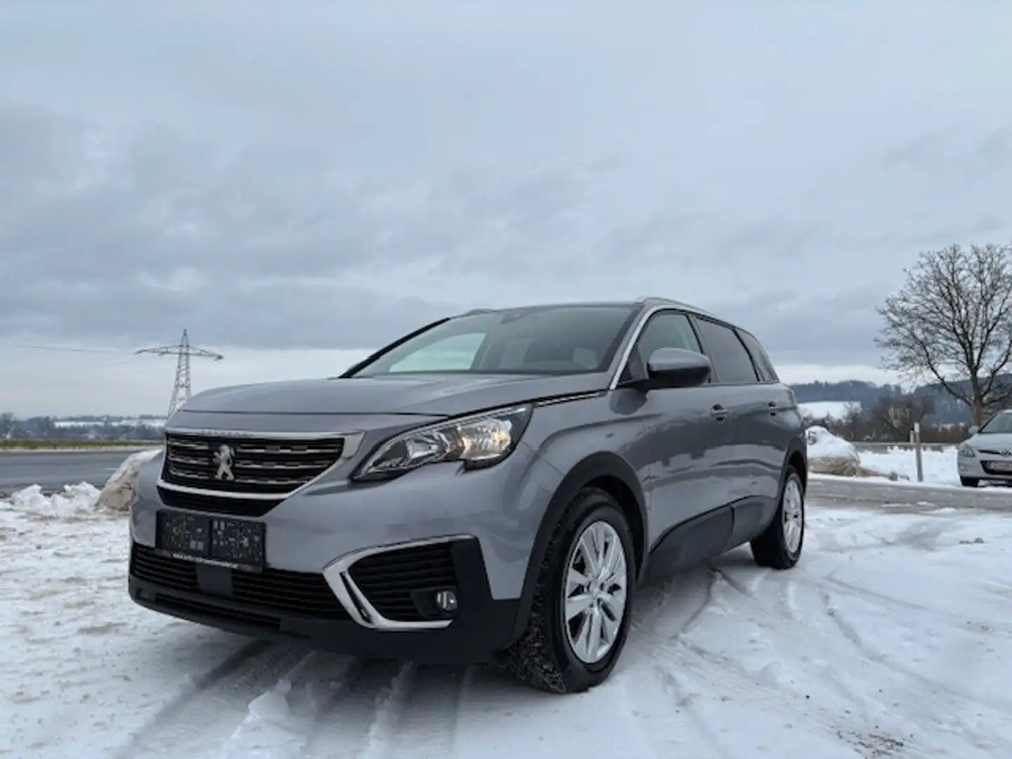 Peugeot 5008 1,5 BlueHDI 130 S&S 6-Gang Active Grau - 1