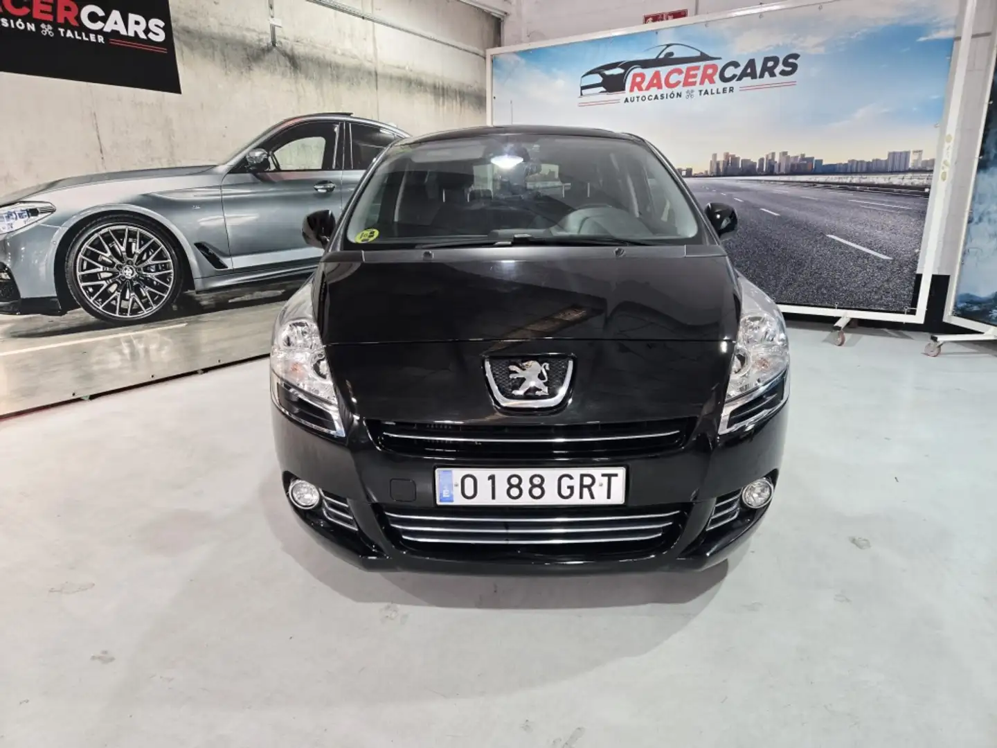 Peugeot 5008 1.6HDI Premium Pack Nero - 2