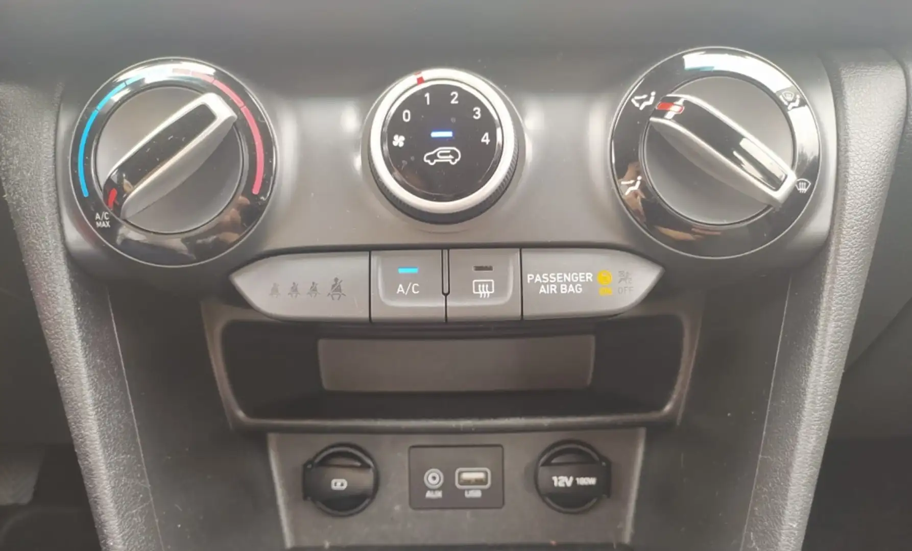 Hyundai KONA 1.0 TGDI Essence 4x2 Gris - 2