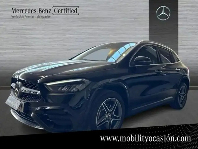 Mercedes-Benz GLA 250 e con tecnologia hibrida eq