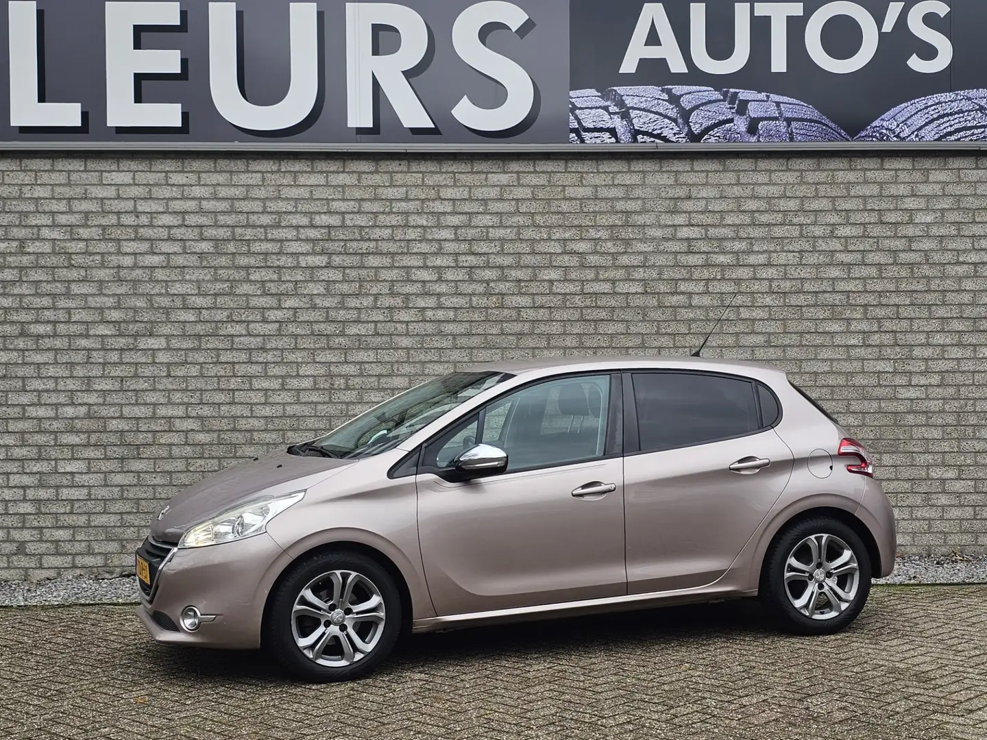 Peugeot 208 1.2 VTi Oxygo Airco/Ccr/Pdc Grau - 1