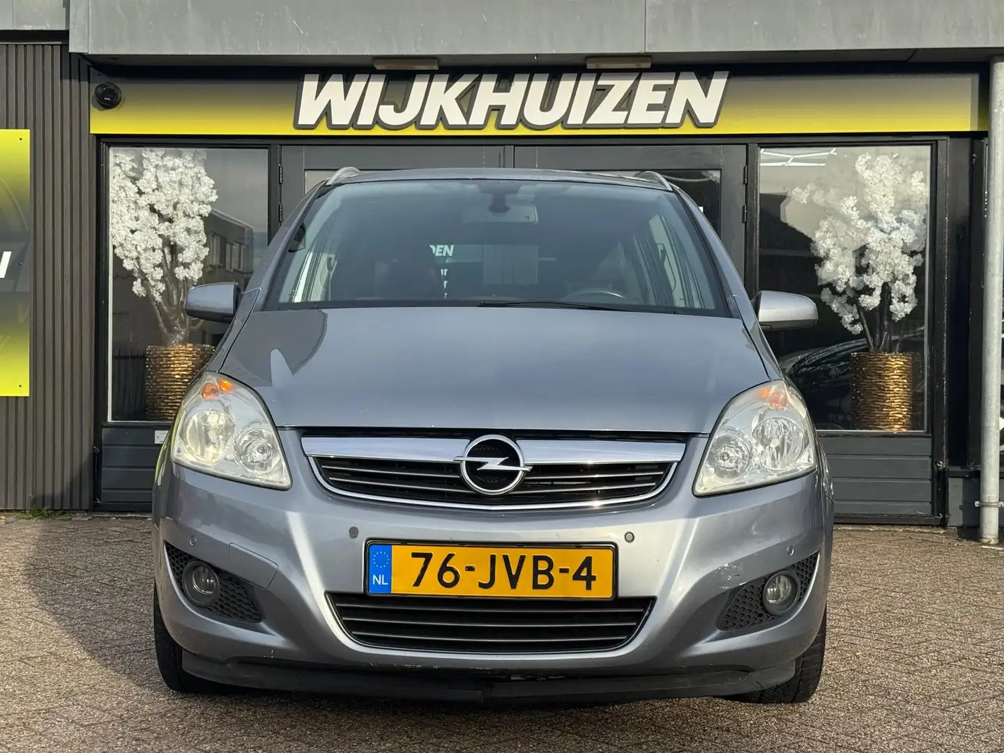 Opel Zafira 1.8 Cosmo met Climate !!! Navigatie !!! Cruise !!! Grijs - 2
