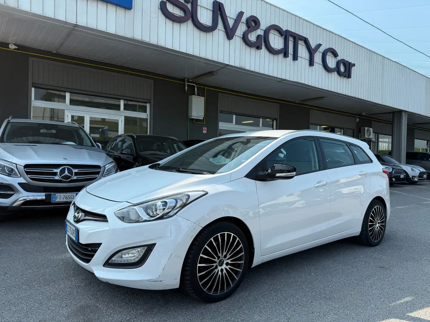 Hyundai i30 i30 Wagon 1.6 crdi 110cv Blanc - 1
