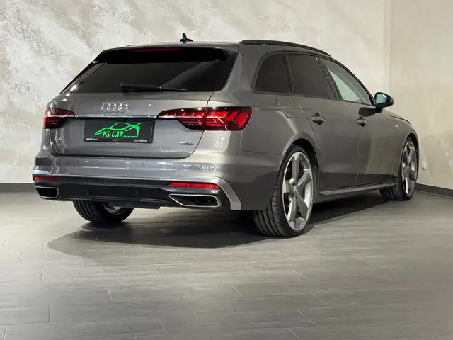 Audi A4 view 10