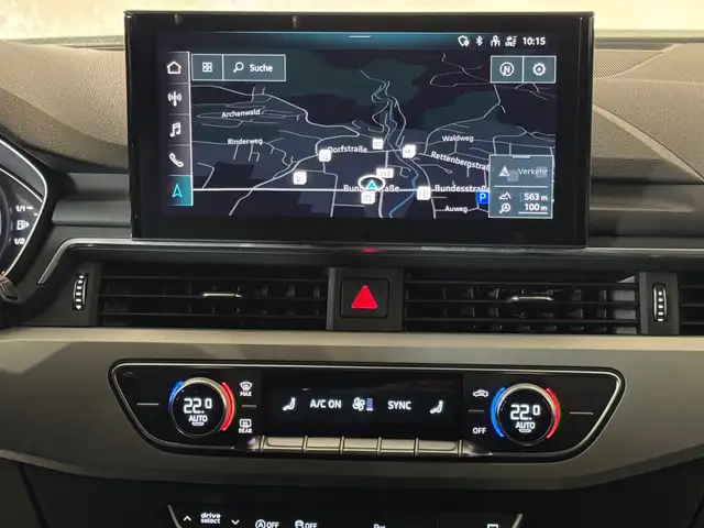 Audi A4 view 24