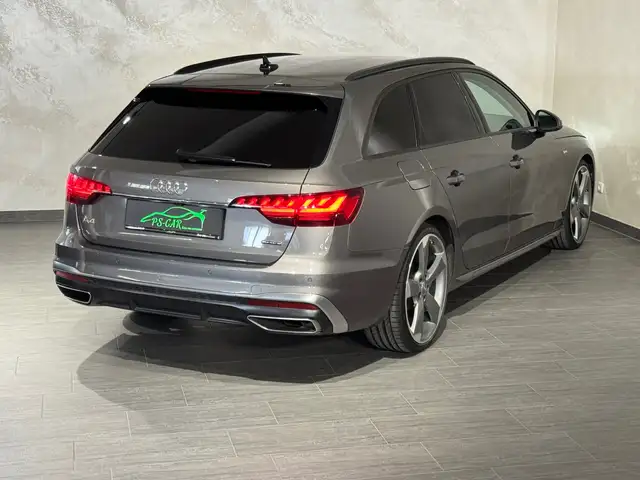 Audi A4 view 12