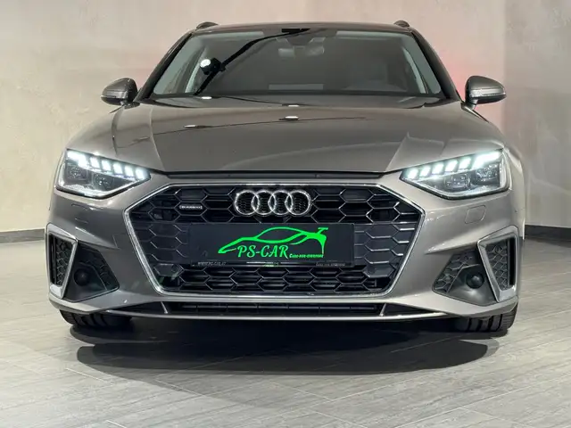 Audi A4 view 4