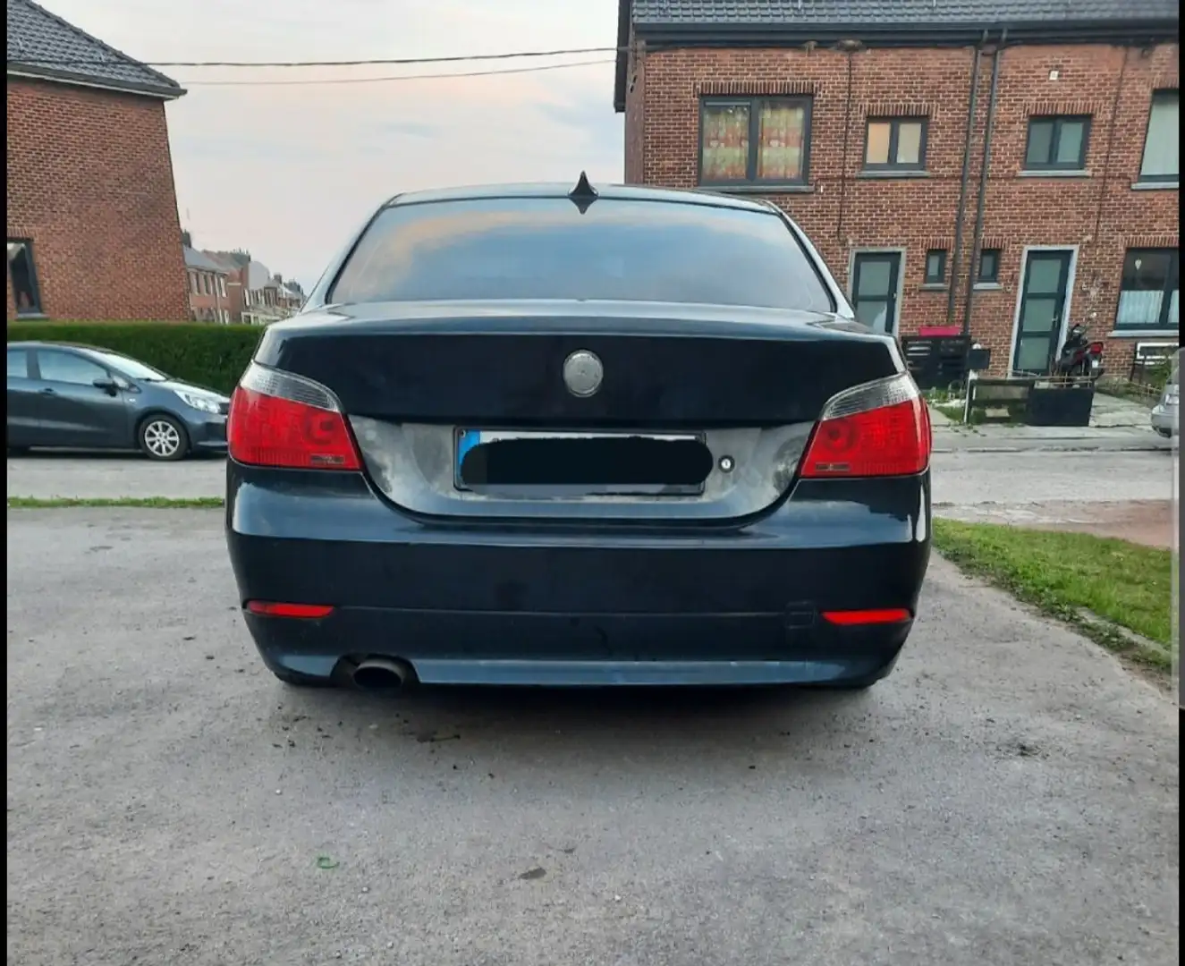 BMW 520 Noir - 1