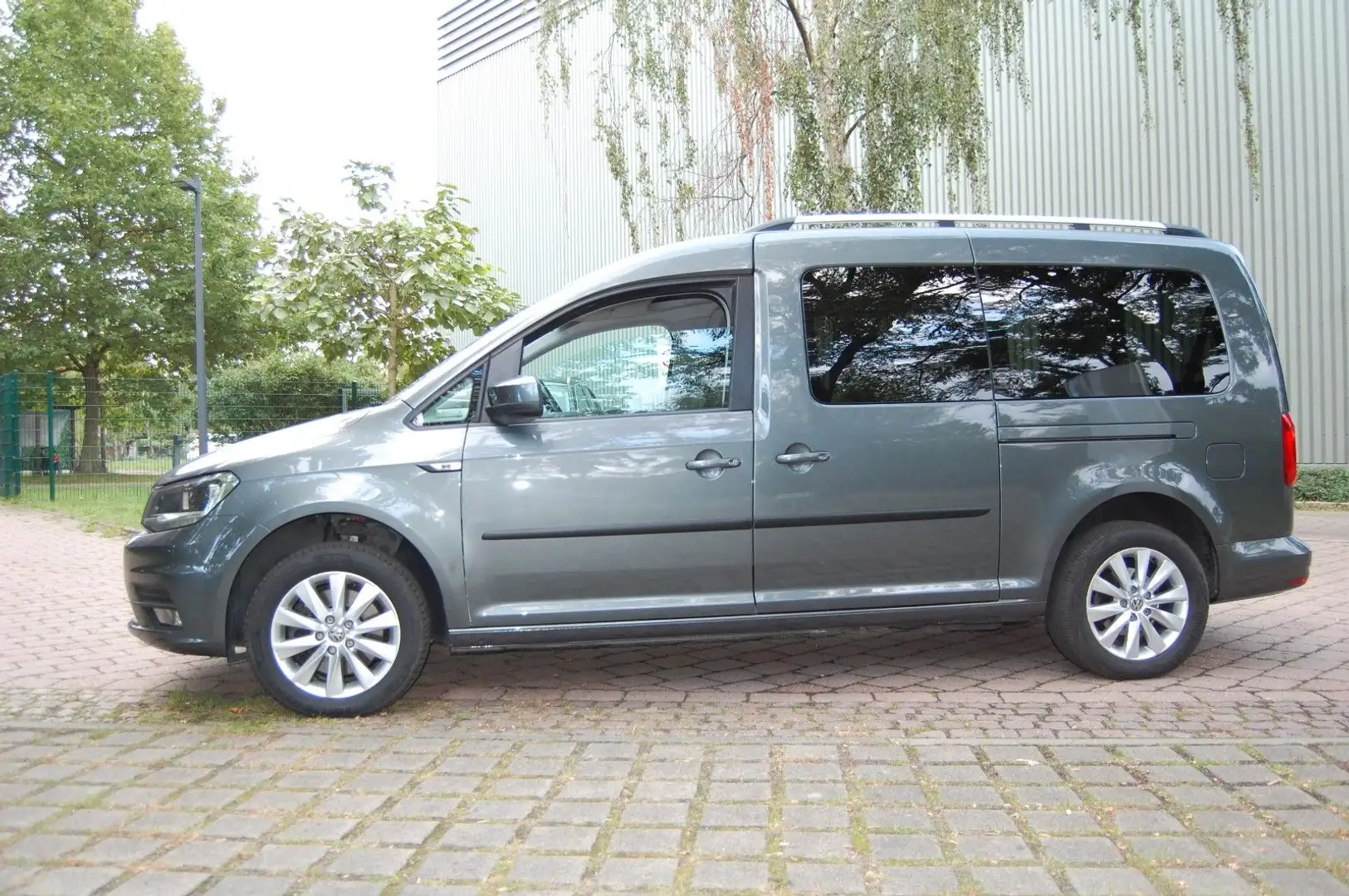 Volkswagen Caddy 1,4 BMT Maxi Mod.2020.Navi,7-Sitzer,76Tkm. Grau - 1