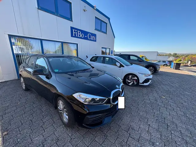 Bmw 118 i Advantage AHK SH Business Comfort Navi + viele Extras !
