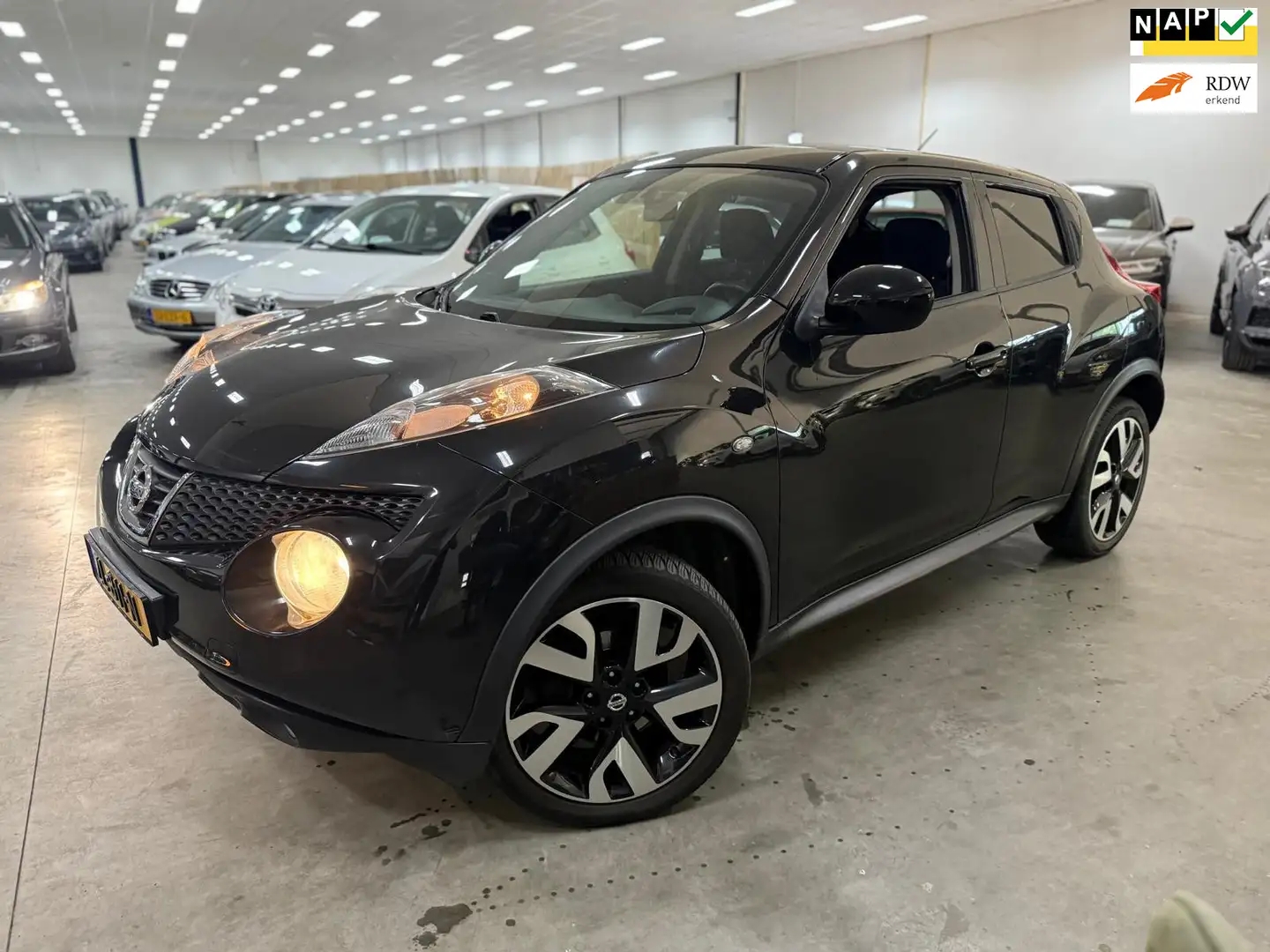 Nissan Juke 1.6 Connect Edition / AUTOMAAT / NAVI-MULTIEMEDIA Zwart - 1
