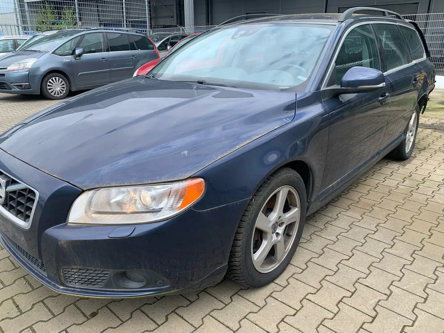 Volvo V70 D3 Geartronic Kinetic Blauw - 1