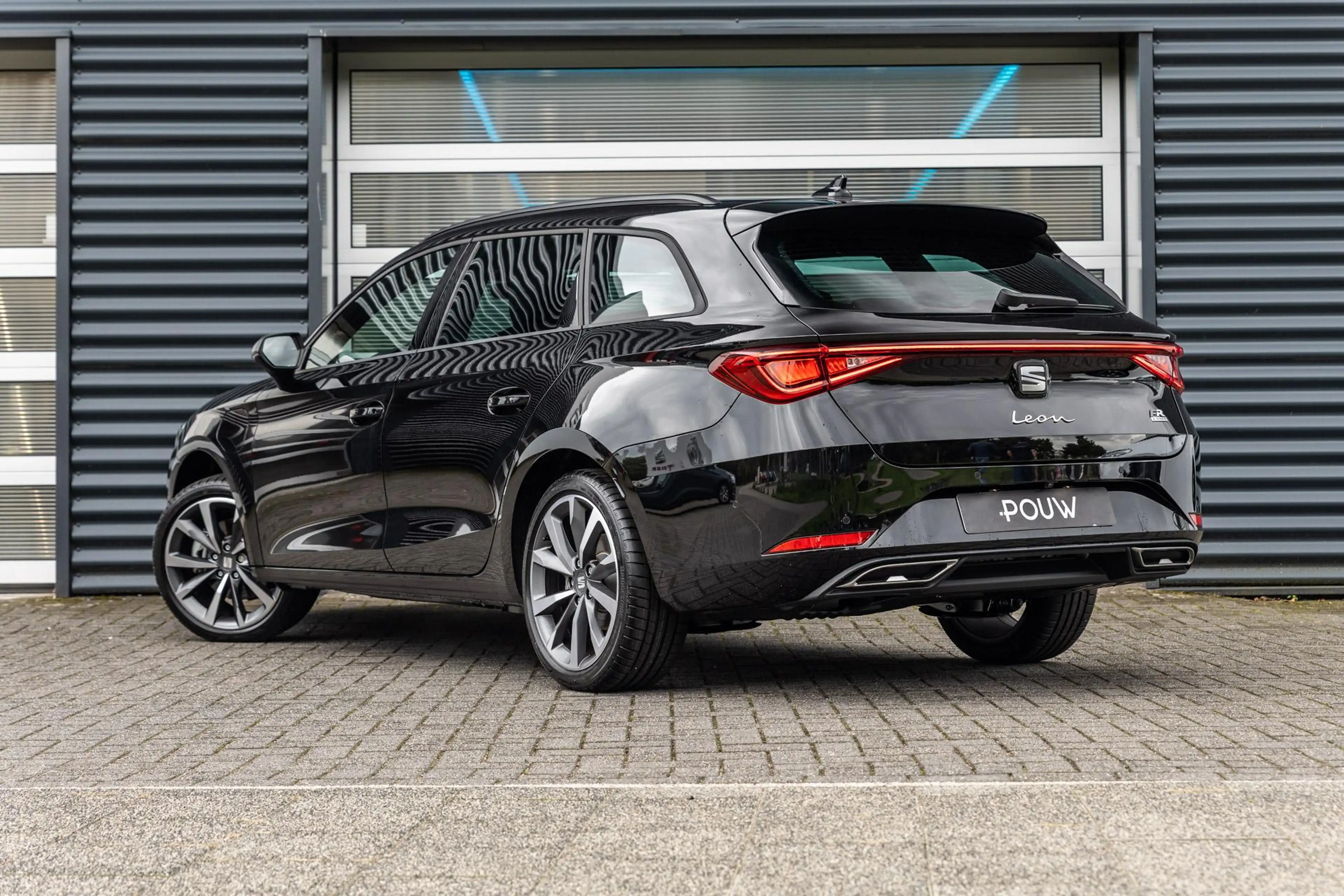 SEAT Leon e-Hybrid Sportstourer 1.5 TSI 204pk FR Business | 18" Velge — photo 14