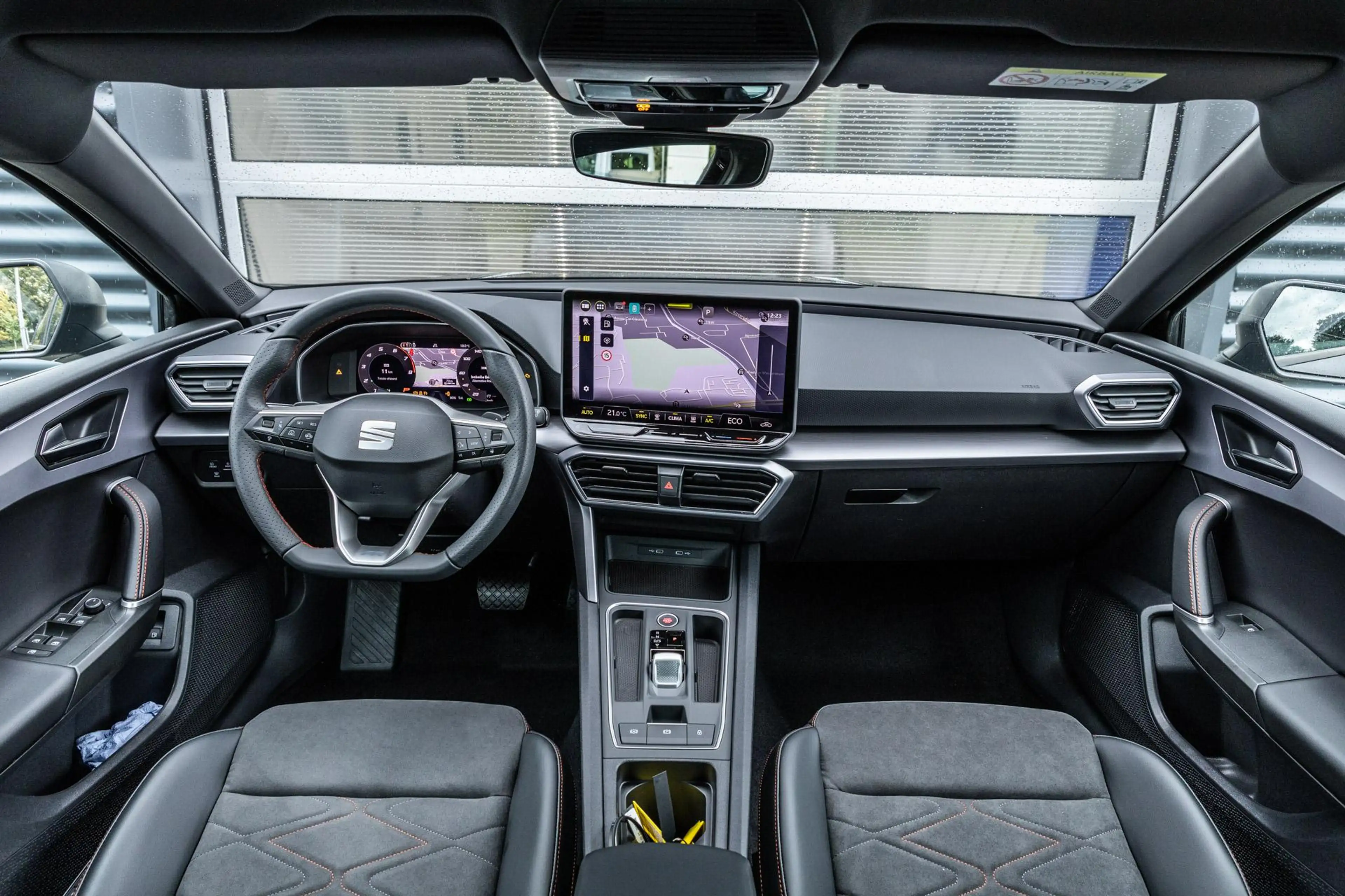 SEAT Leon e-Hybrid Sportstourer 1.5 TSI 204pk FR Business | 18" Velge — photo 5