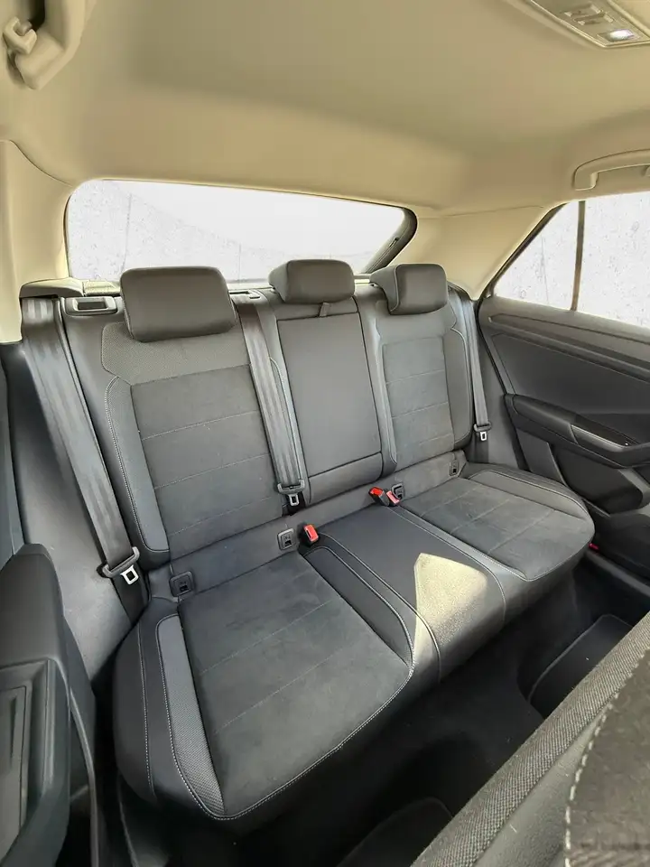Volkswagen T-Roc Style AHK Carplay DAB Lane Assist Rear View Navi 17