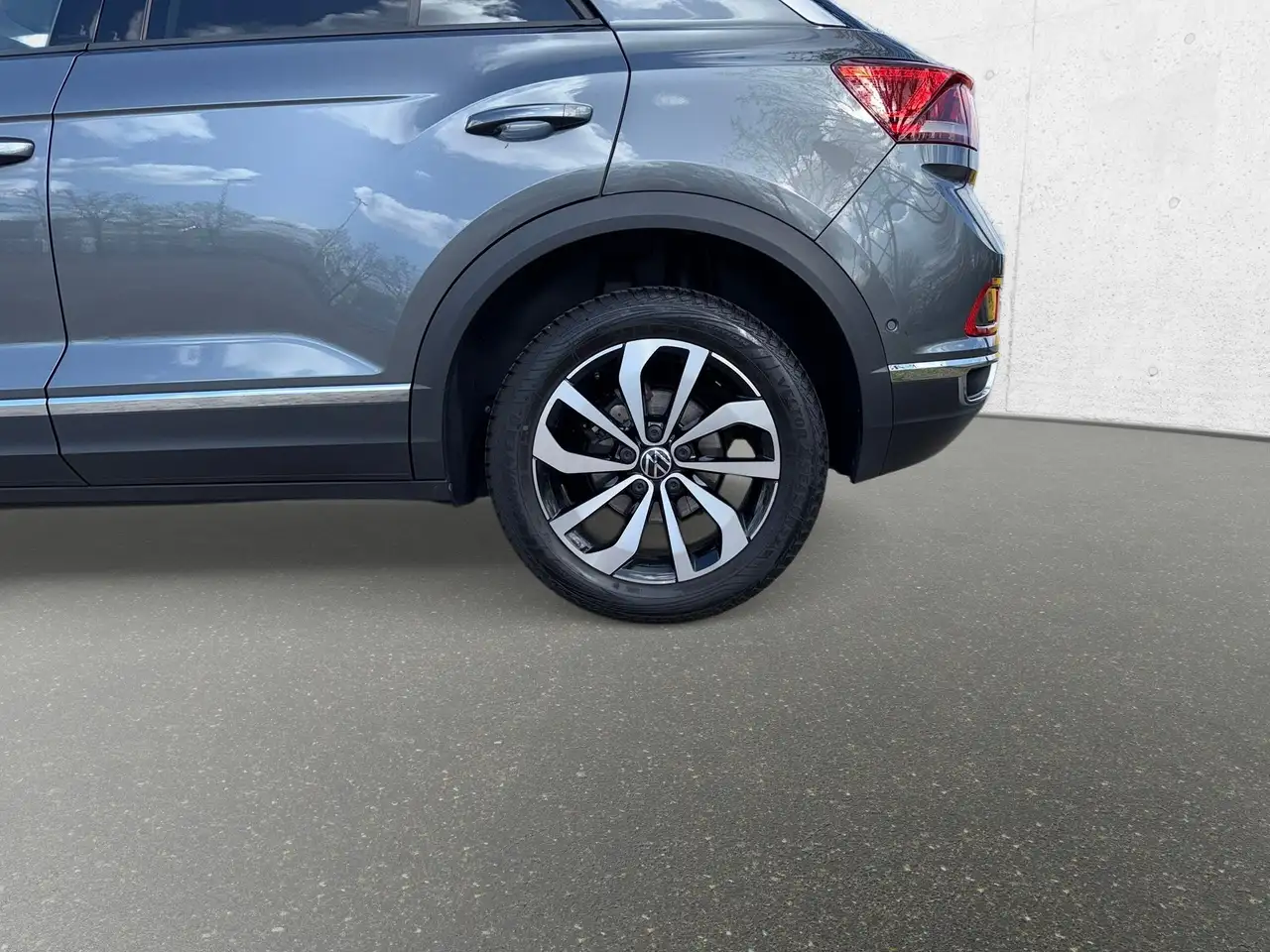 Volkswagen T-Roc Style AHK Carplay DAB Lane Assist Rear View Navi 12