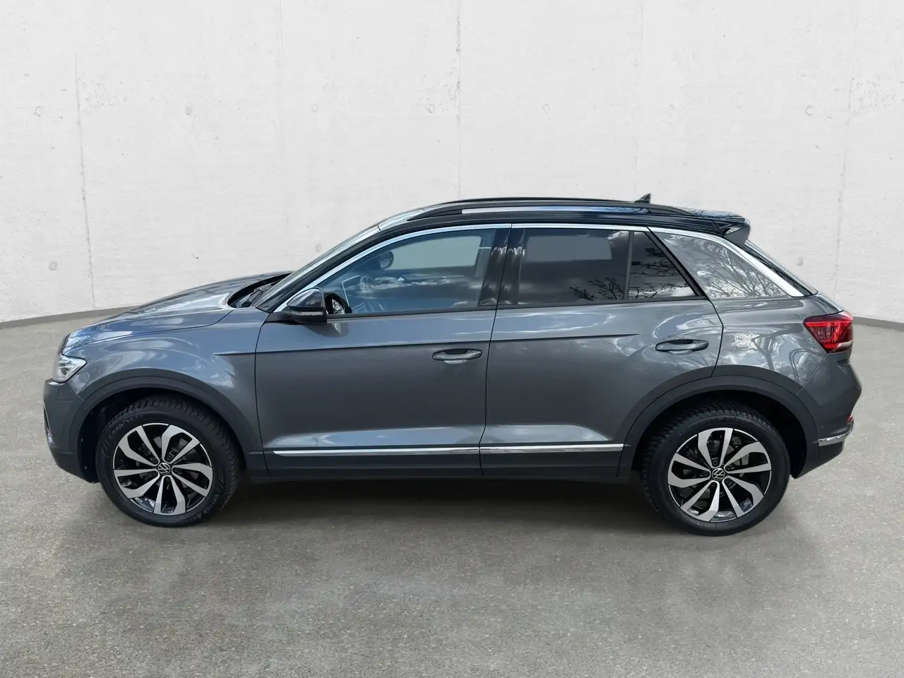 Volkswagen T-Roc Style AHK Carplay DAB Lane Assist Rear View Navi 2