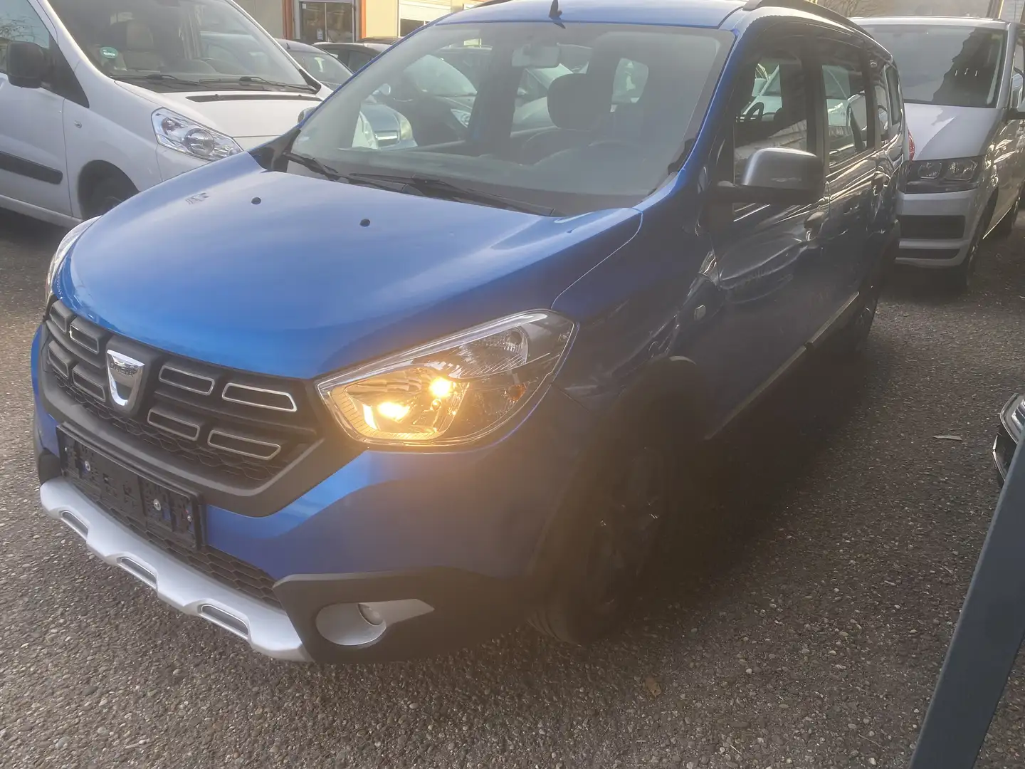 Dacia Lodgy Stepway Celebration - 1