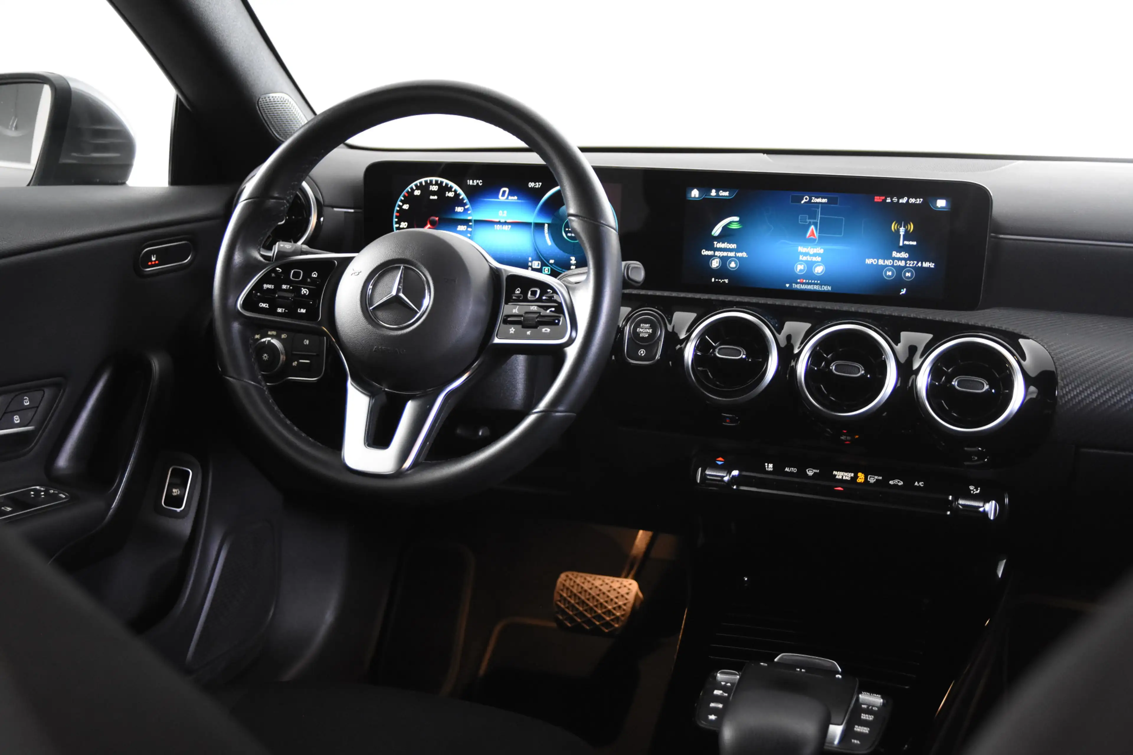 Mercedes-Benz CLA 180 Shooting Brake *1ste Eigenaar*Carplay*Stoelverwarm — photo 2