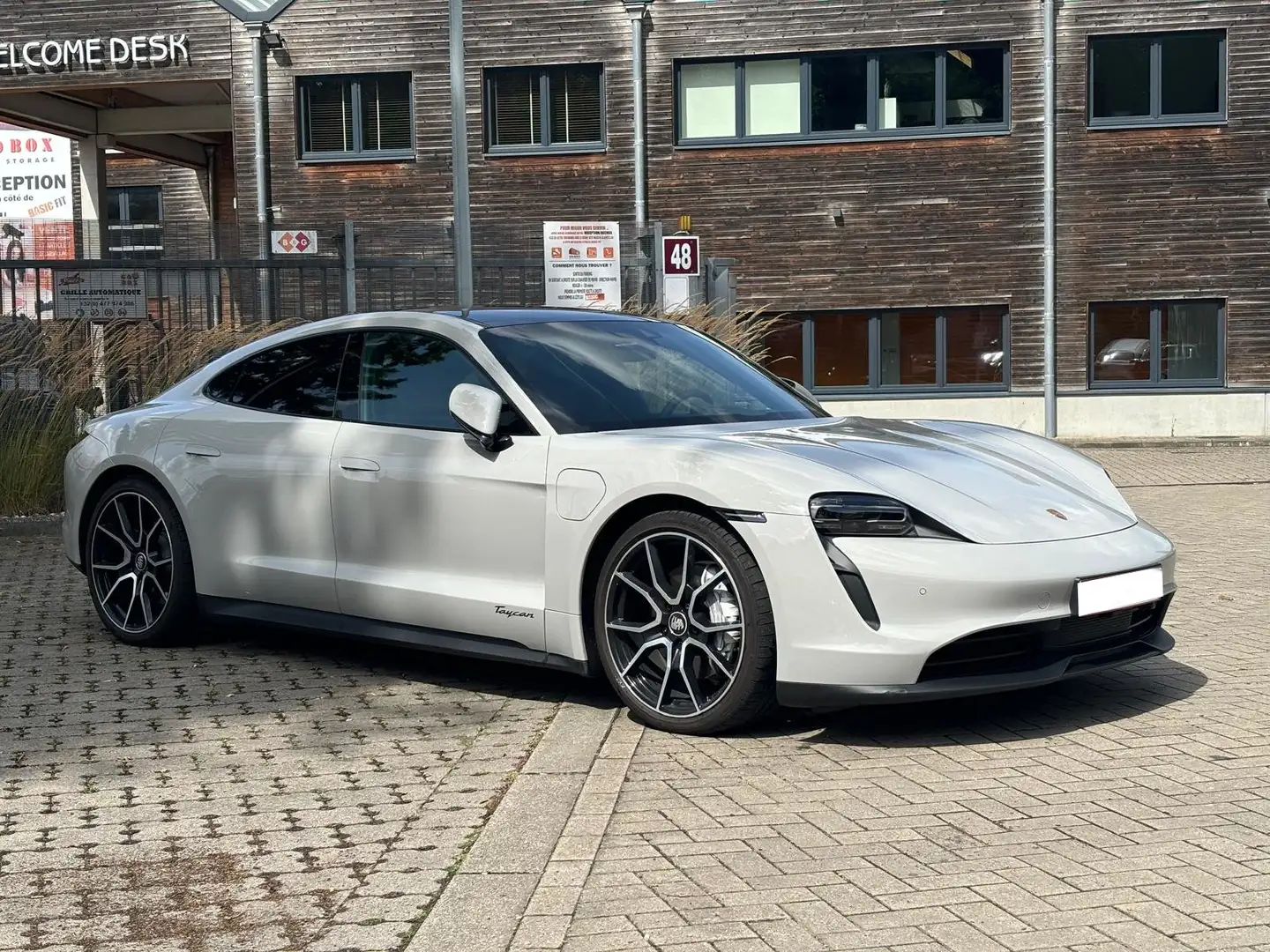 Porsche Taycan - TOUTES LES OPTIONS DU VEHICULE SONT EN IMAGE ! Grijs - 1