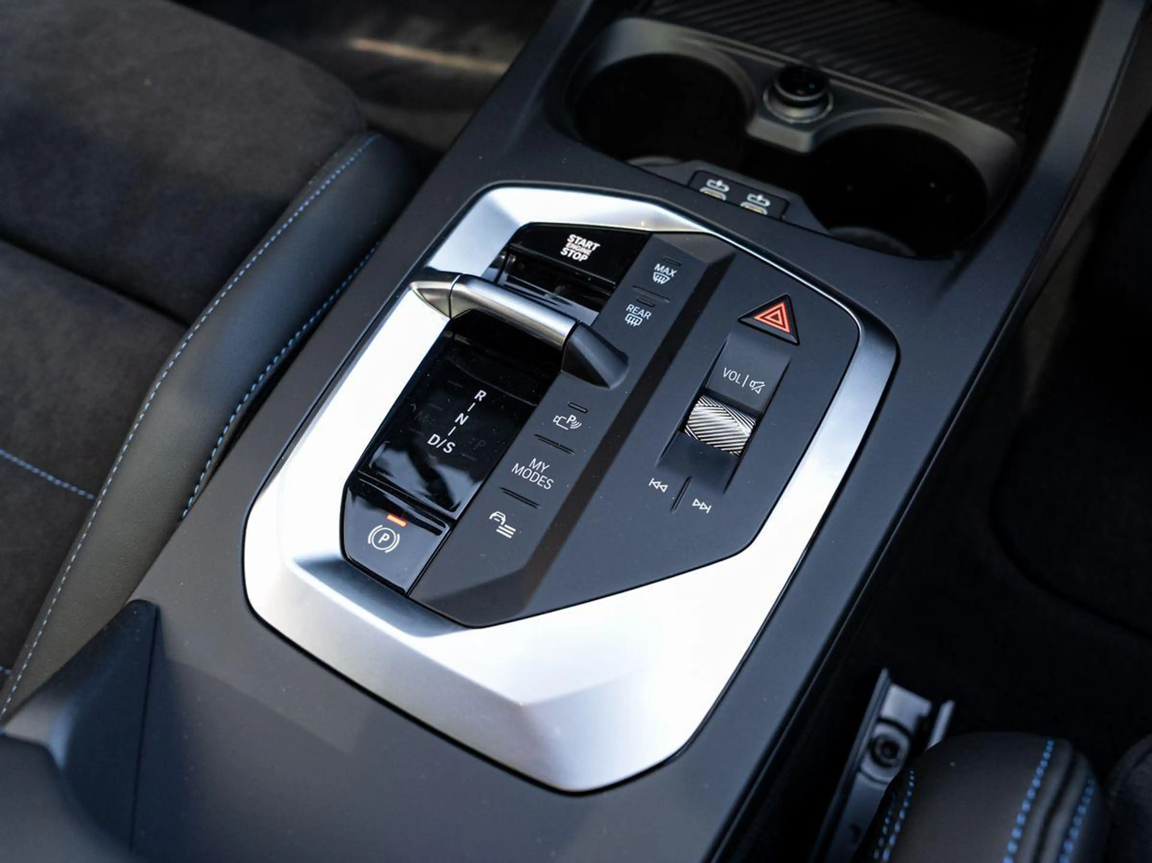 BMW 118 d M Sport PANO aLED KoZg eKlappe Lenkr-Heiz — photo 15
