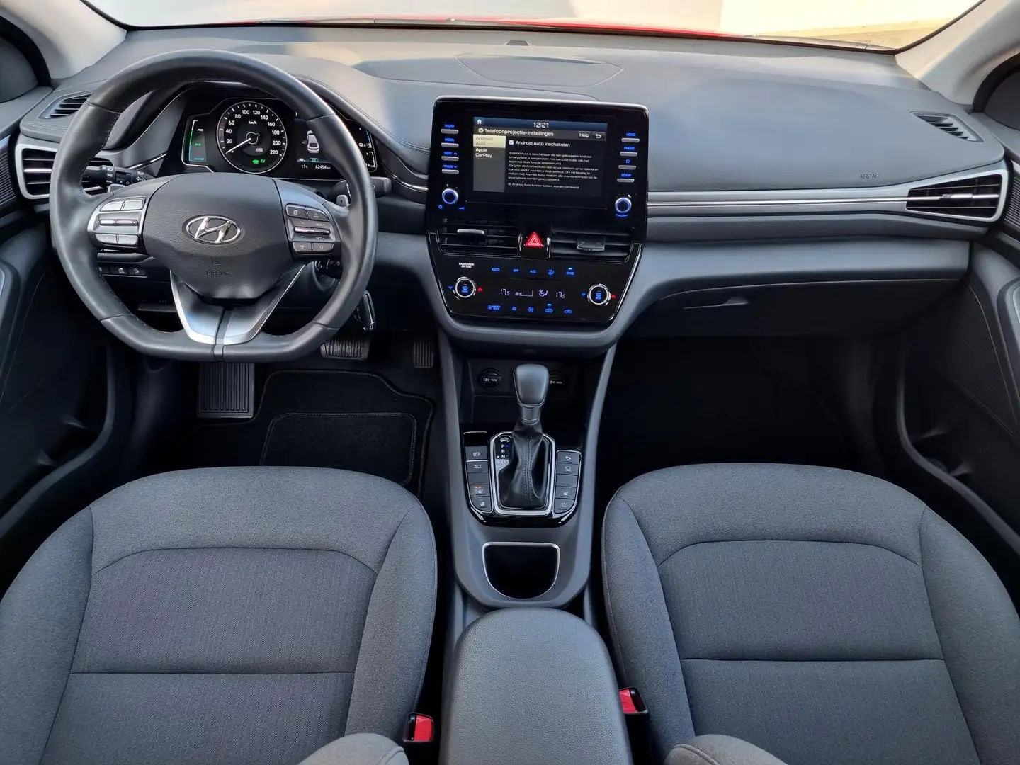 Hyundai IONIQ 1.6 GDi PHEV Plug-In Comfort Automaat / Navigatie Kırmızı - 2