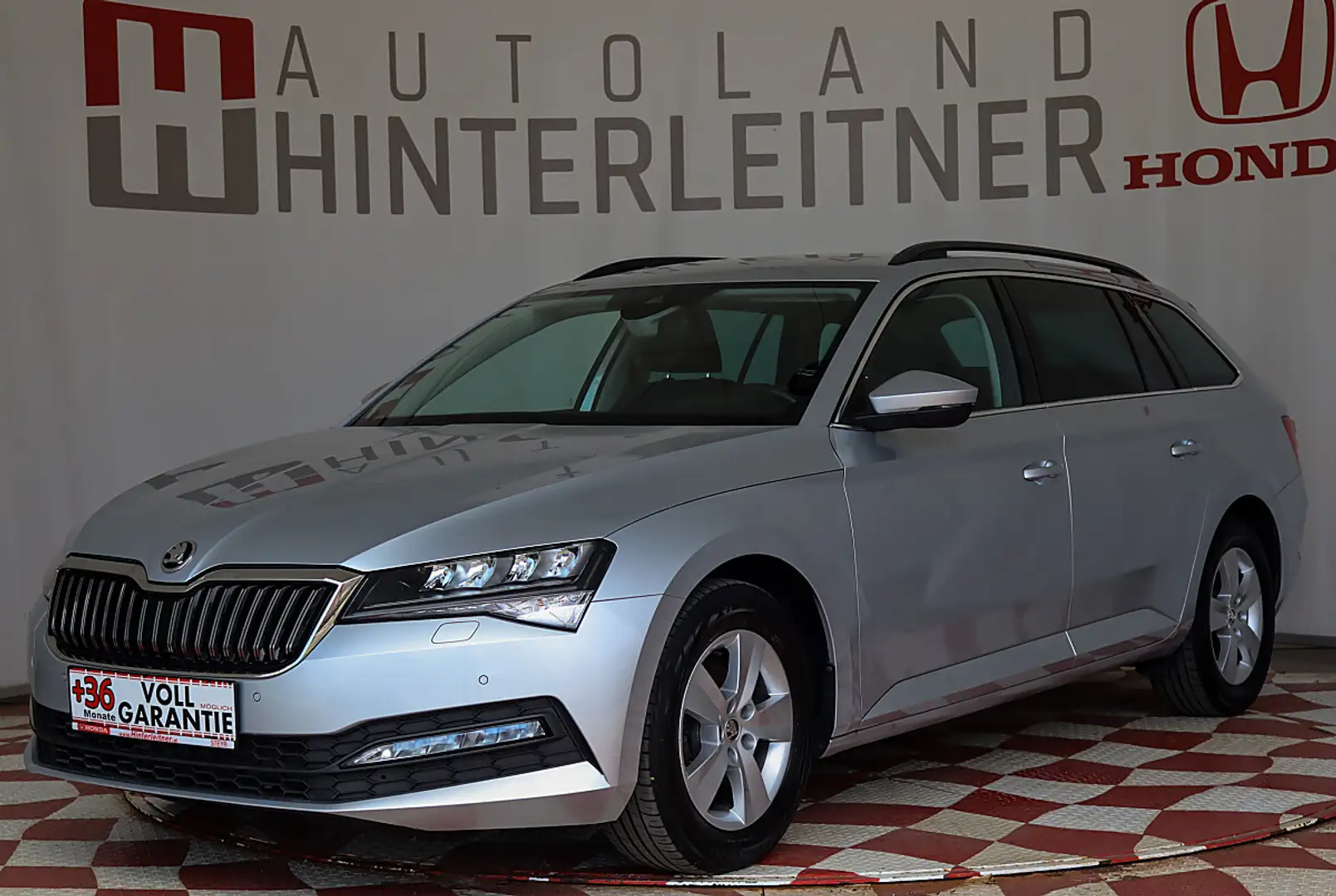Skoda Superb Kombi TSI DSG LED NAVI WINTERPAKET Silber - 1