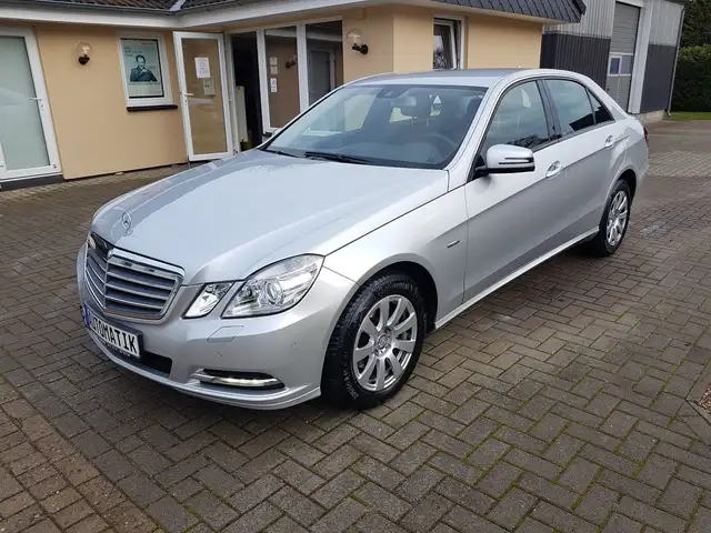 Mercedes-Benz E 200 CGI BlueEfficiency  Xenon  PDC  55000 KM