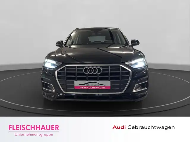 Audi Q5 view 2