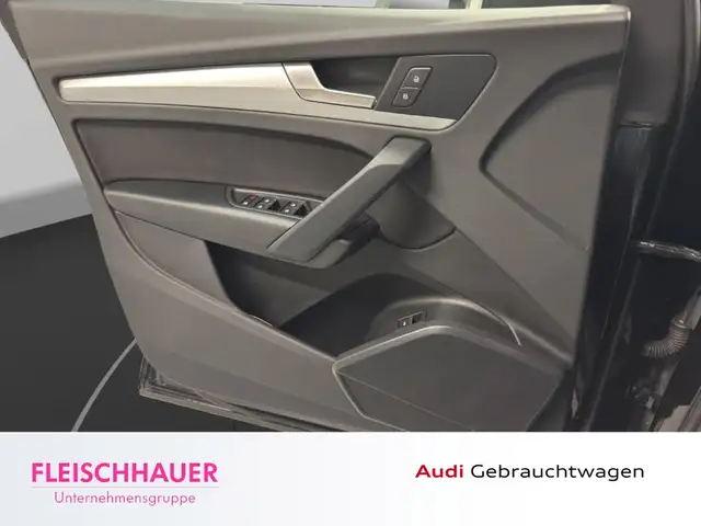 Audi Q5 view 13