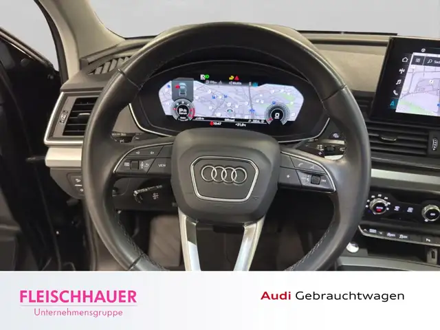 Audi Q5 view 11