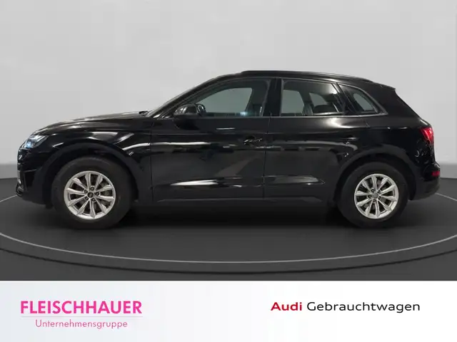 Audi Q5 view 3