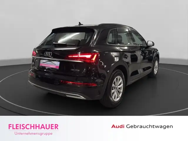 Audi Q5 view 7